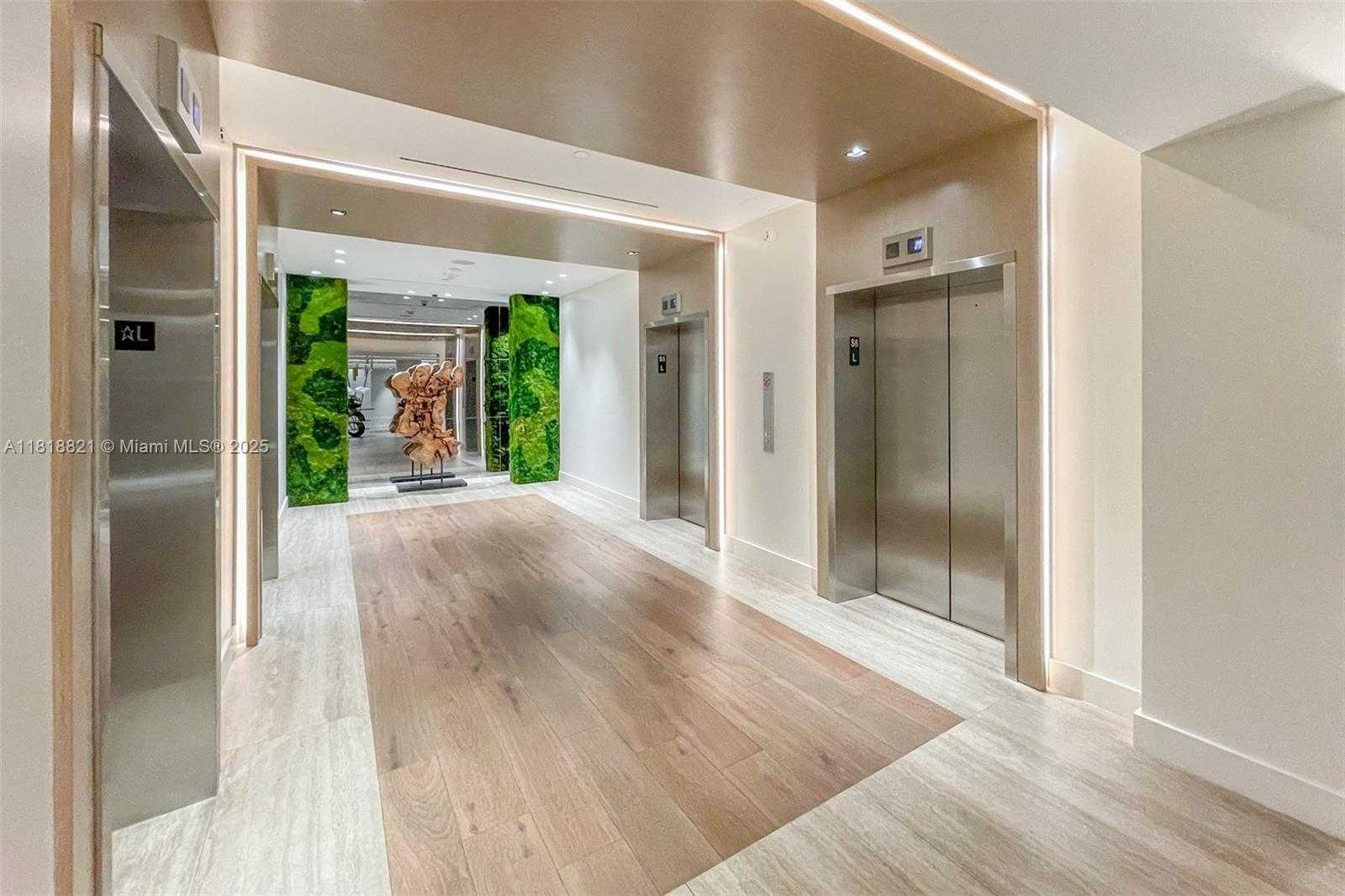 Small Image of 2301 COLLINS AVE #1025, Miami Beach Number 7