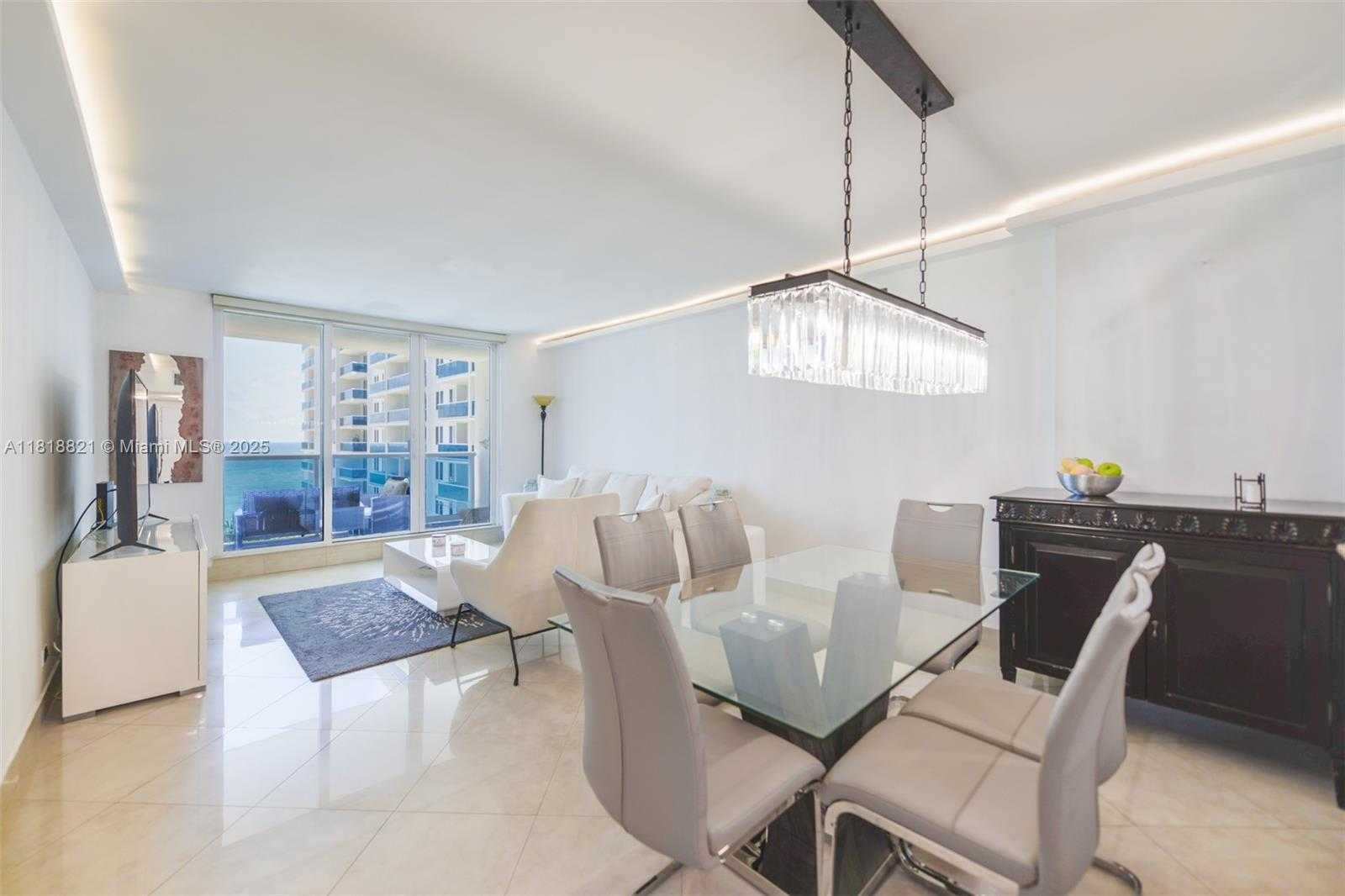 Small Image of 2301 COLLINS AVE #1025, Miami Beach Number 9