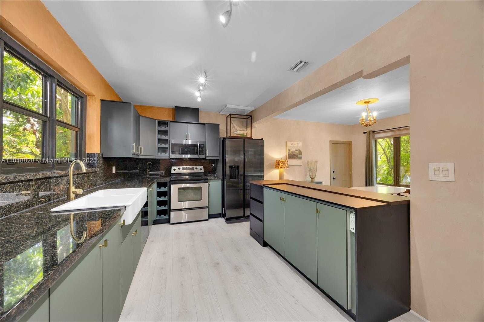Small Image of 7600 NORTH EAST 7TH AVE, Miami Number 5