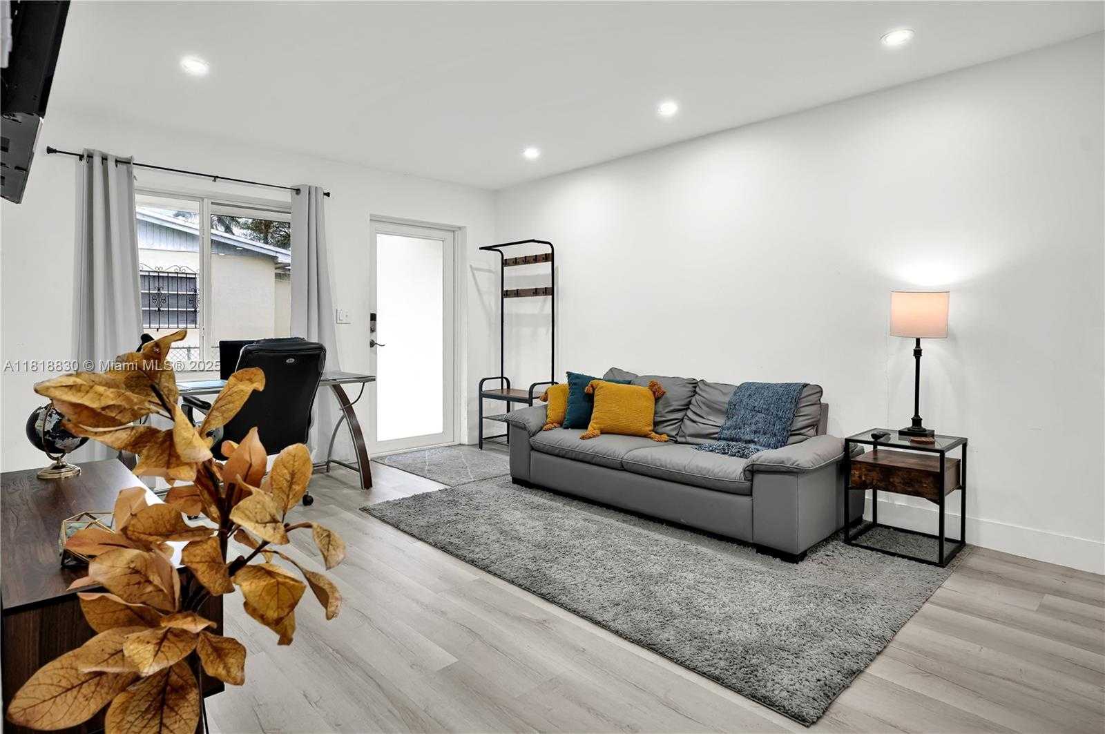 Small Image of 300 NORTH WEST 82ND TER, Miami Number 3