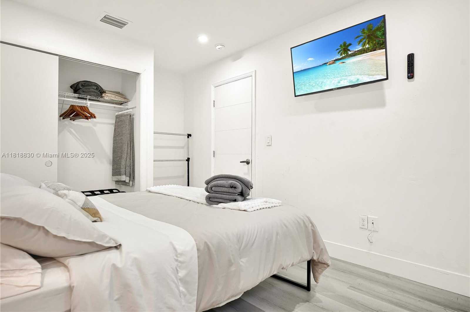 Small Image of 300 NORTH WEST 82ND TER, Miami Number 9