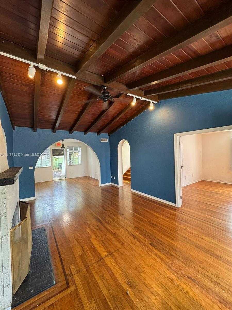 Small Image of 1247 ALTON RD, Miami Beach Number 3