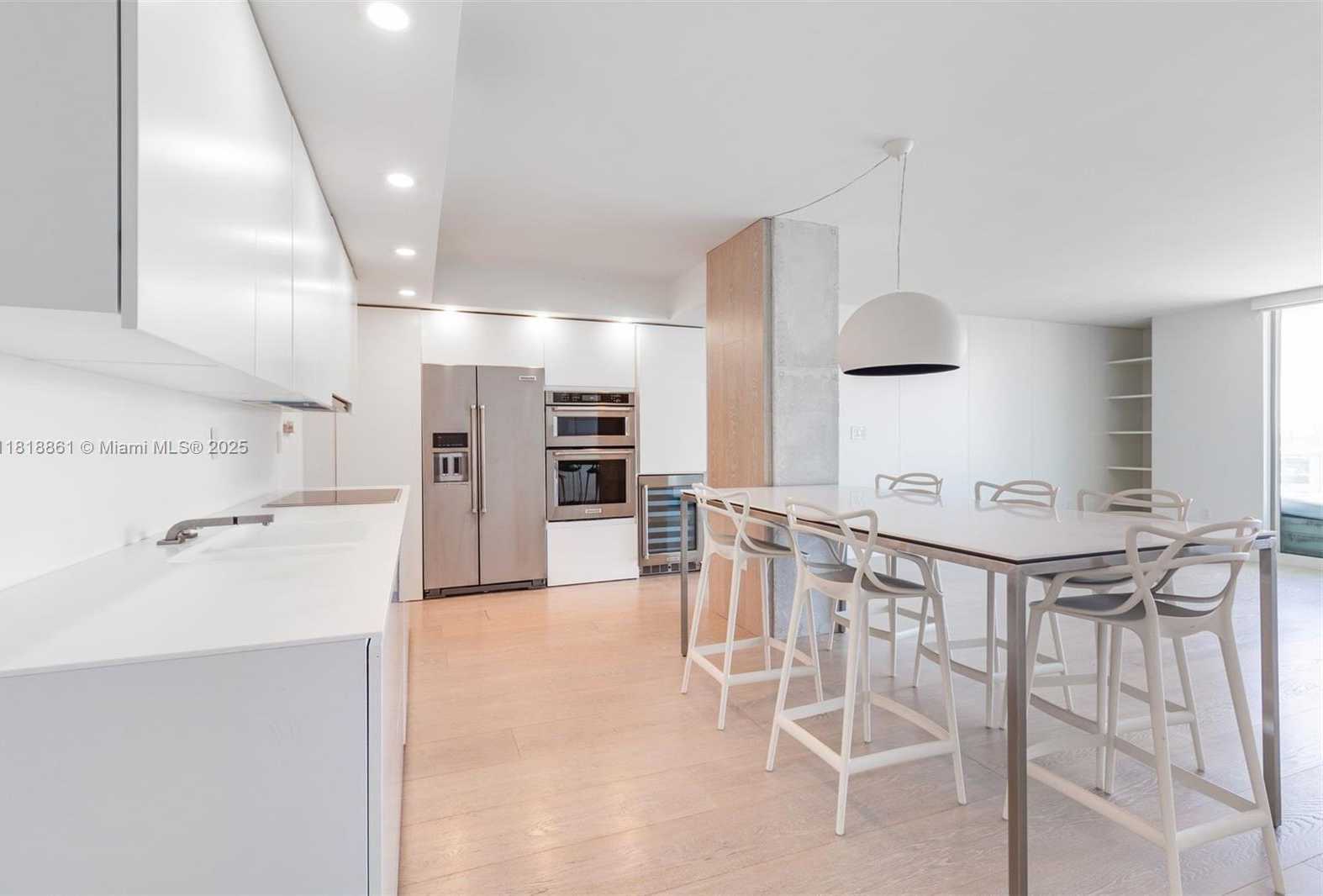 Small Image of 650 WEST AVE #2807, Miami Beach Number 12