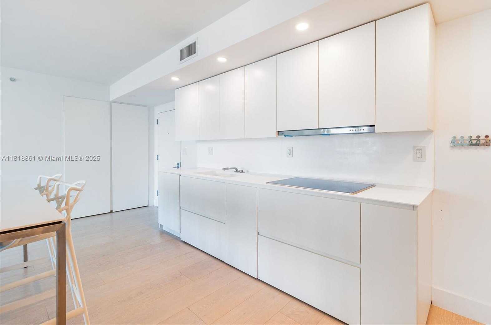 Small Image of 650 WEST AVE #2807, Miami Beach Number 14