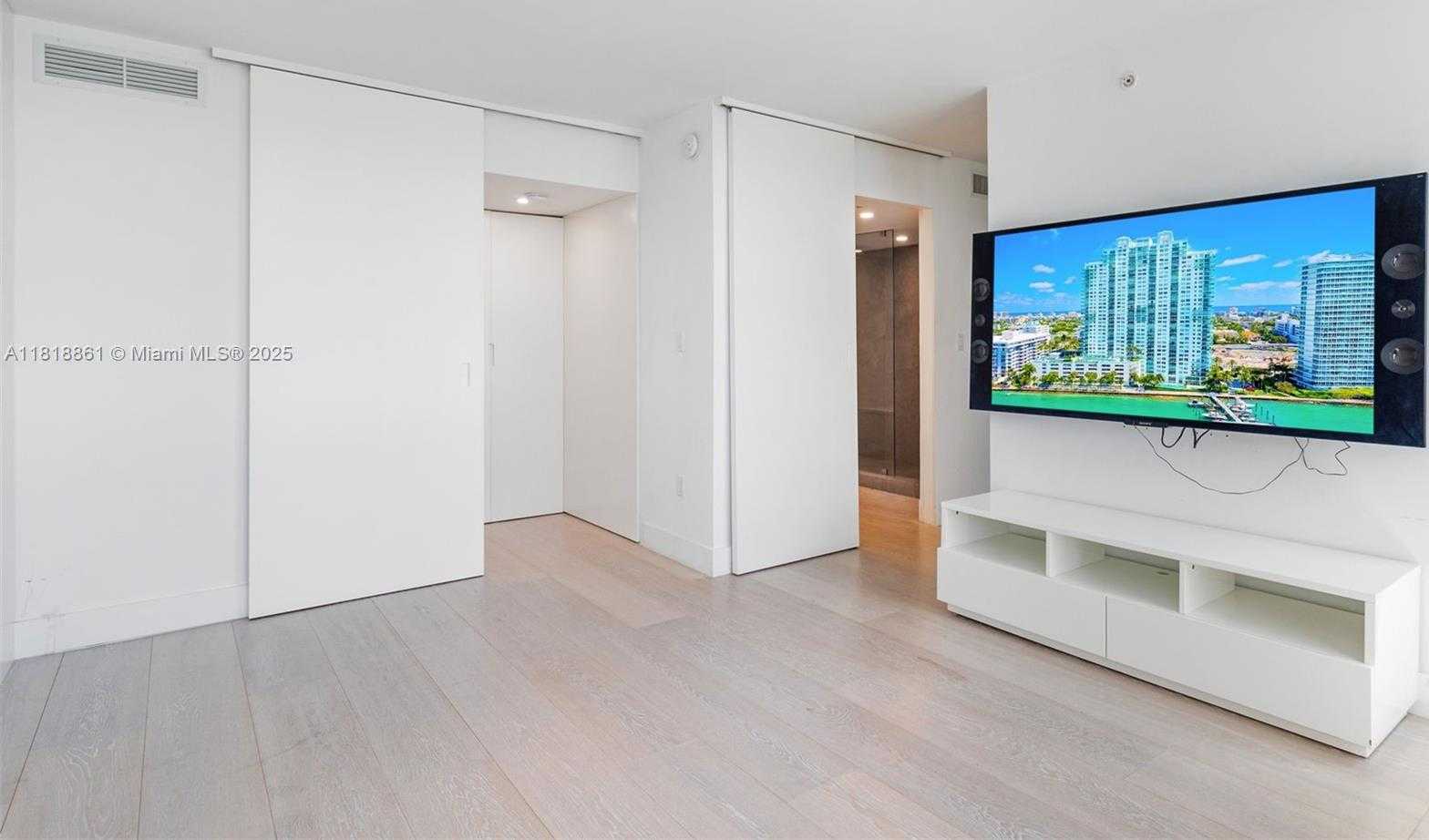 Small Image of 650 WEST AVE #2807, Miami Beach Number 17