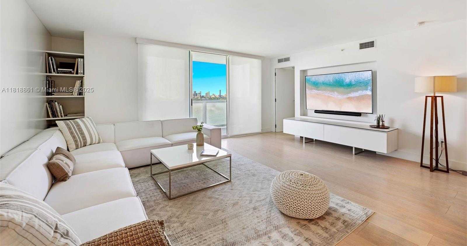 Small Image of 650 WEST AVE #2807, Miami Beach Number 2