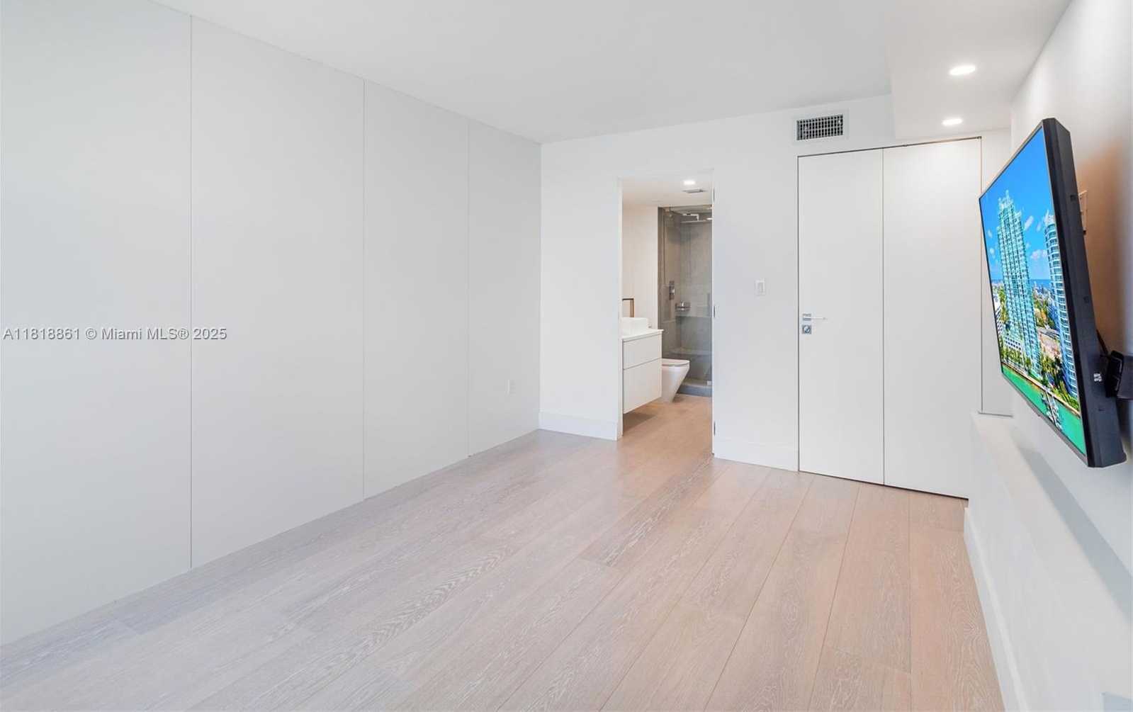 Small Image of 650 WEST AVE #2807, Miami Beach Number 24