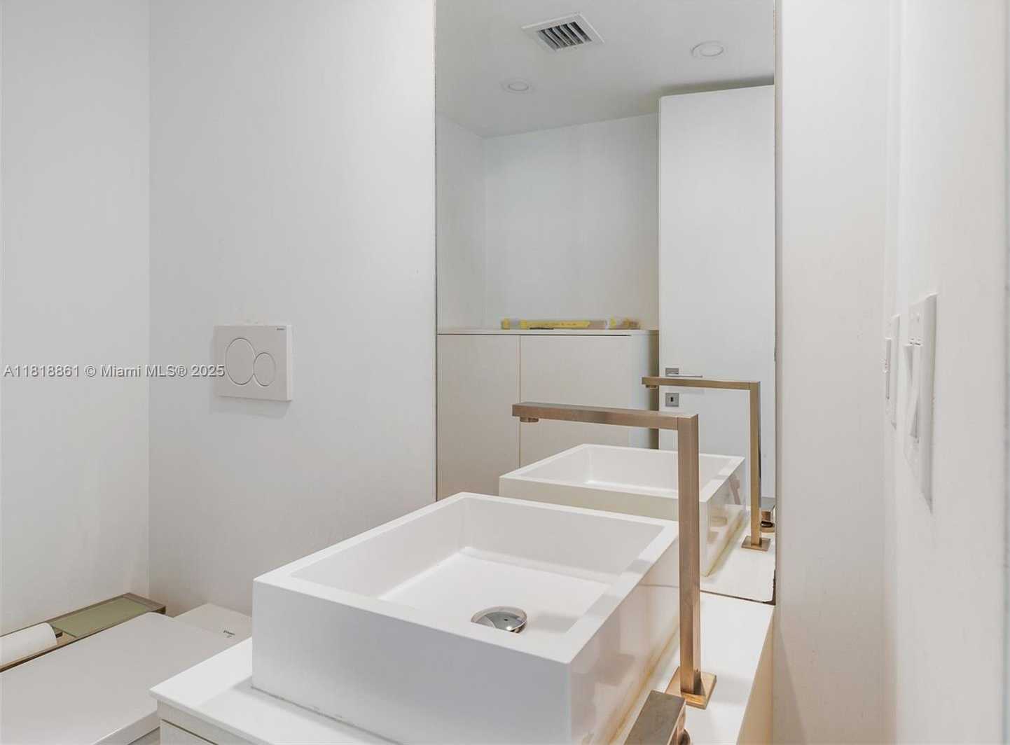 Small Image of 650 WEST AVE #2807, Miami Beach Number 25