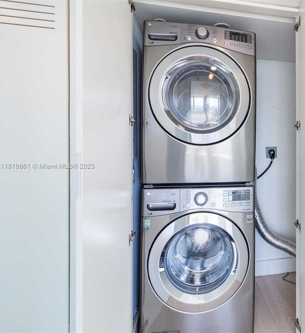 Small Image of 650 WEST AVE #2807, Miami Beach Number 28