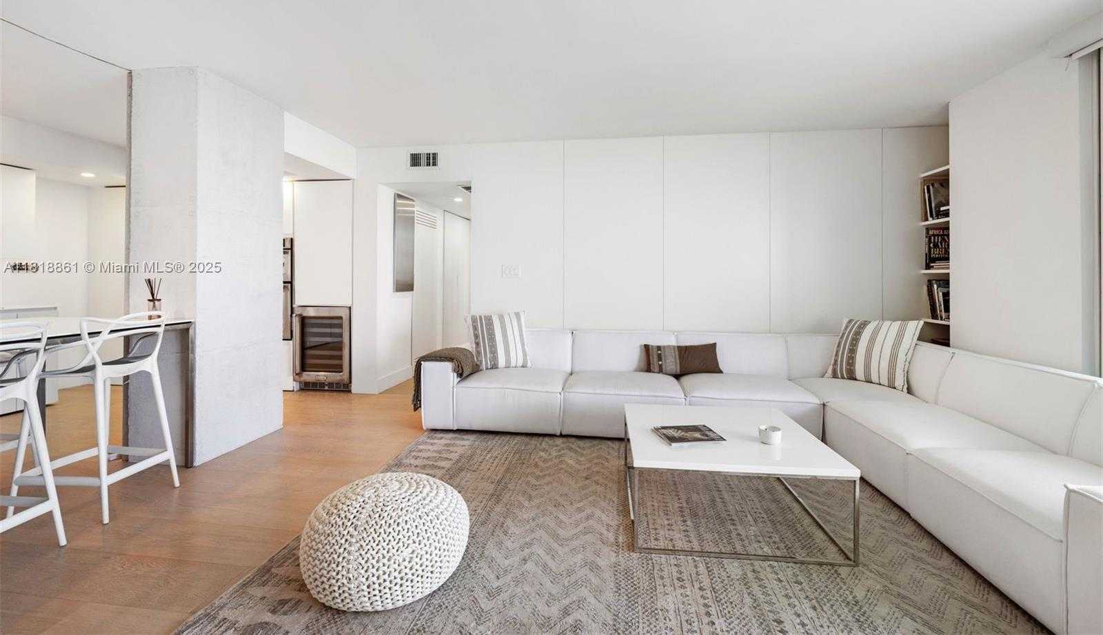 Small Image of 650 WEST AVE #2807, Miami Beach Number 6