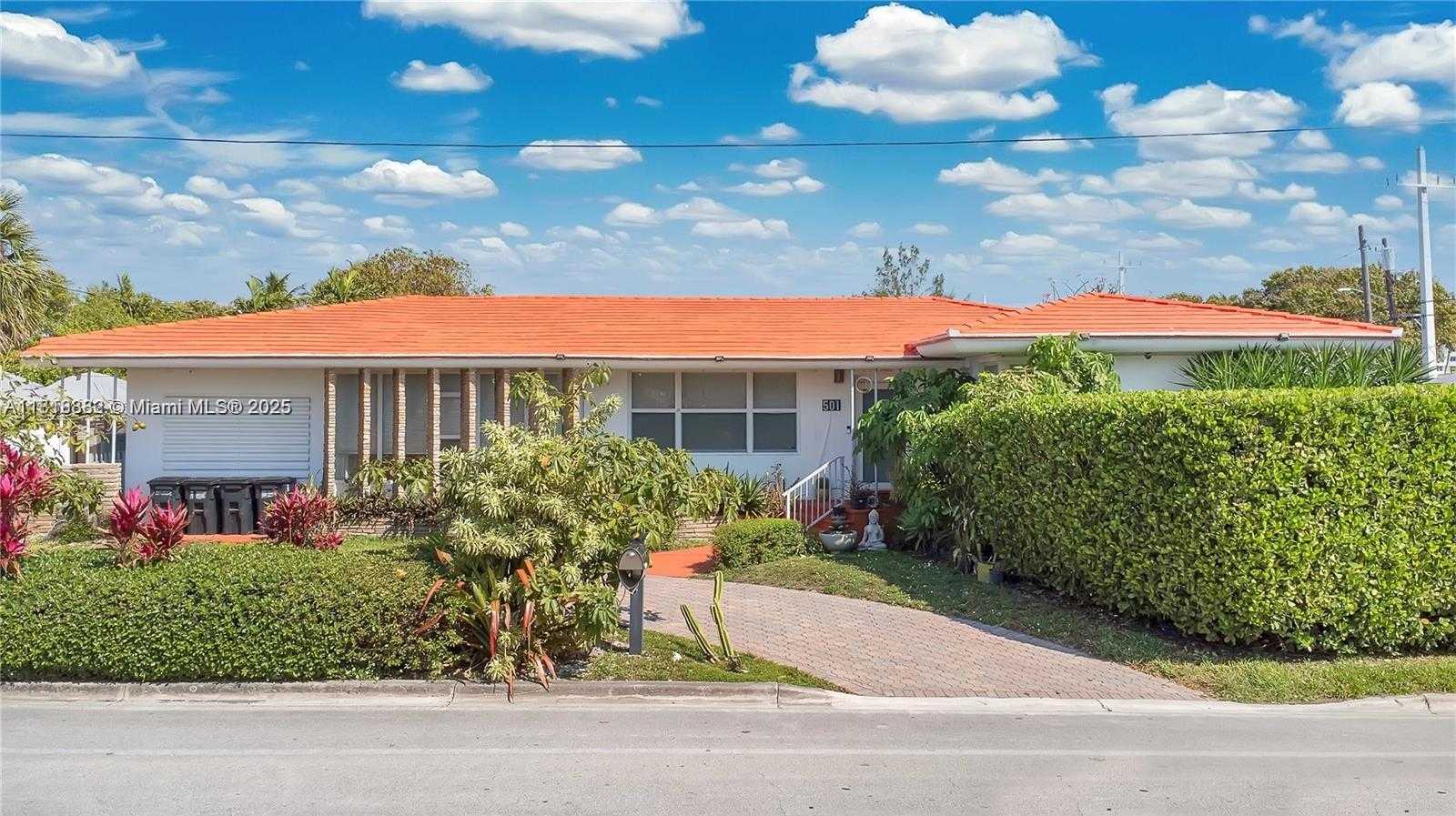 Small Image of 501 90TH ST, Surfside Number 16
