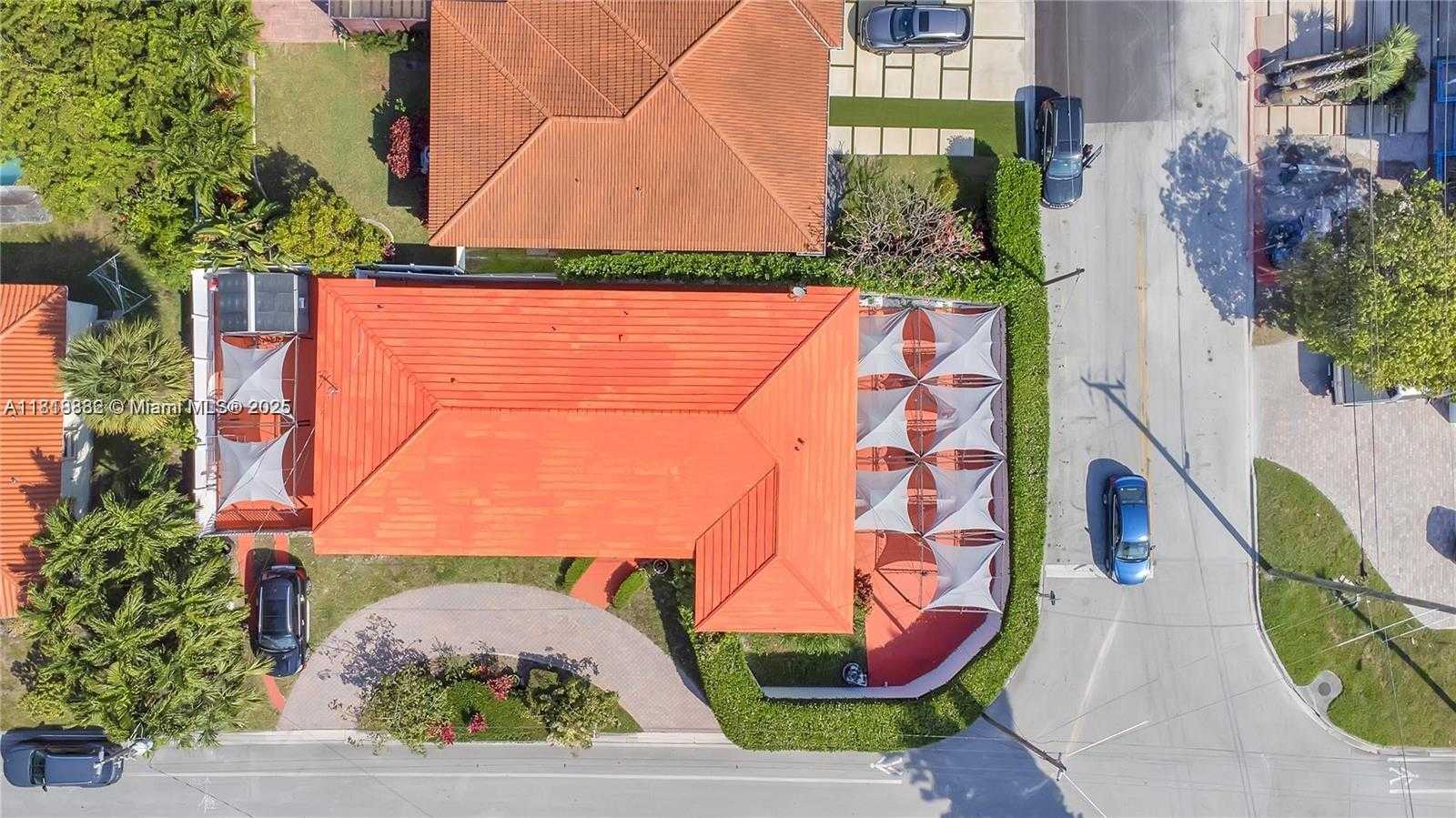 Small Image of 501 90TH ST, Surfside Number 18