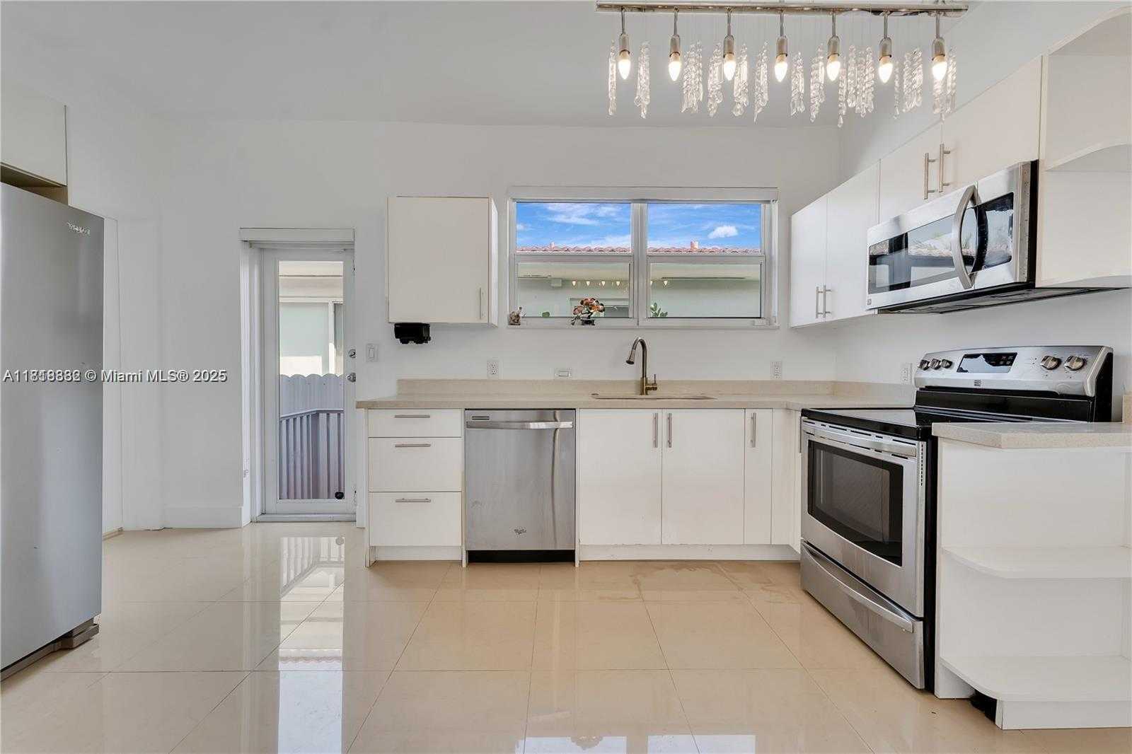 Small Image of 501 90TH ST, Surfside Number 2