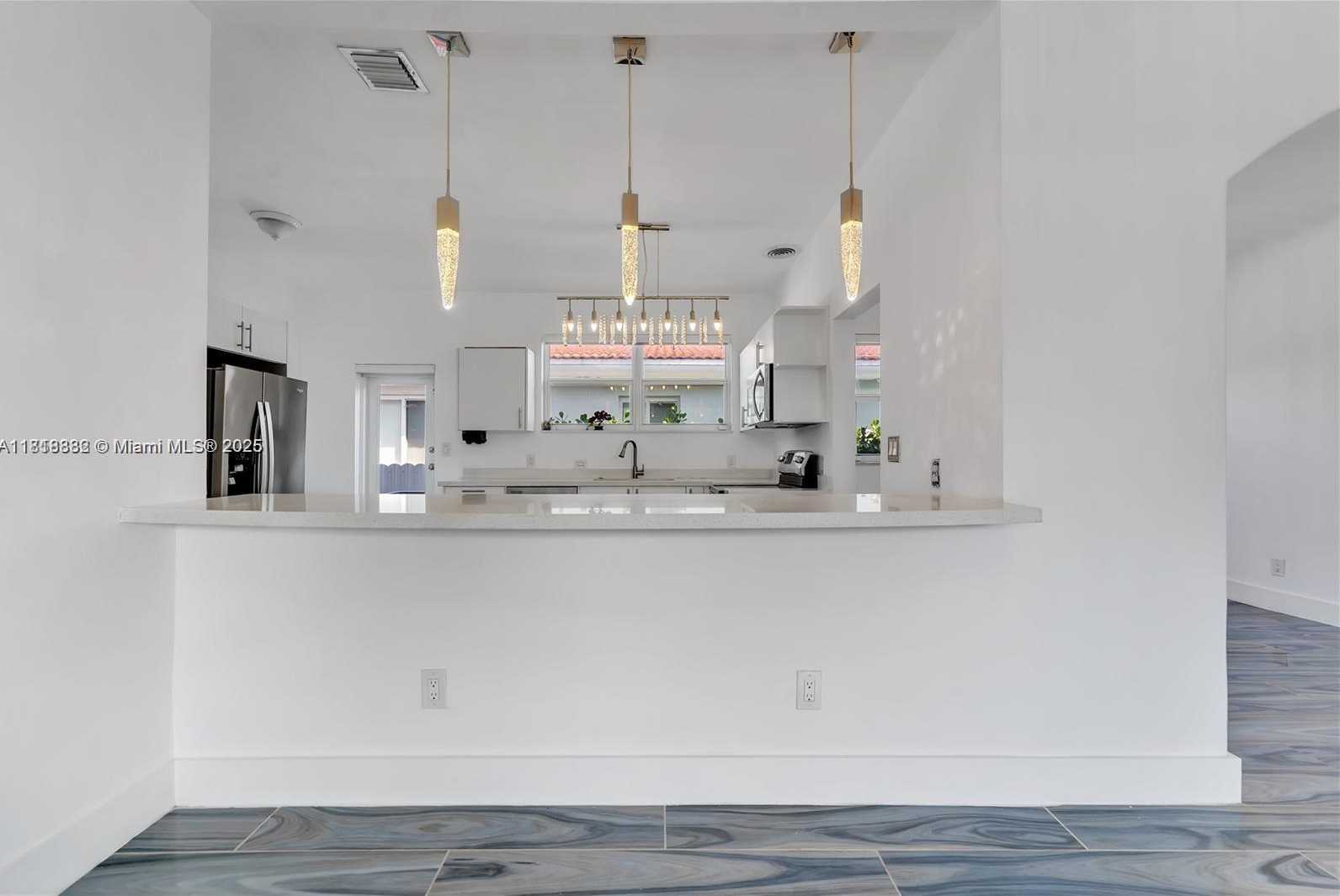 Small Image of 501 90TH ST, Surfside Number 3