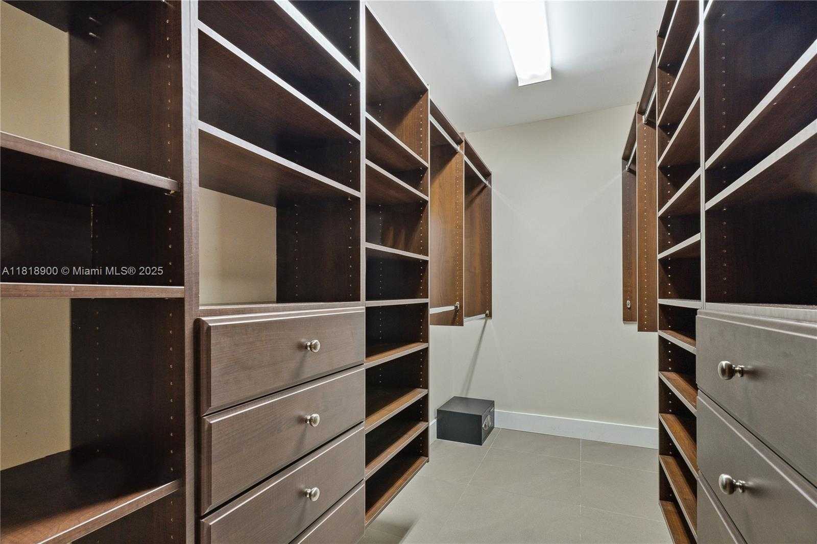 Small Image of 601 TIBIDABO AVE, Coral Gables Number 11