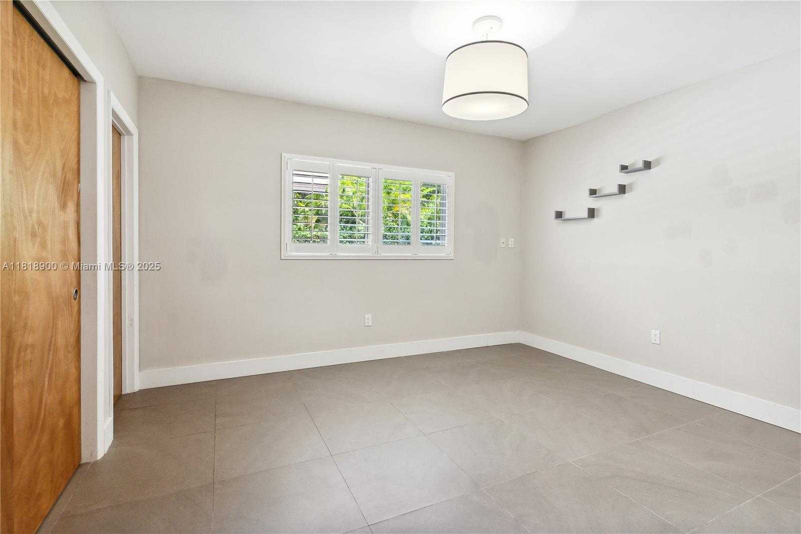 Small Image of 601 TIBIDABO AVE, Coral Gables Number 13