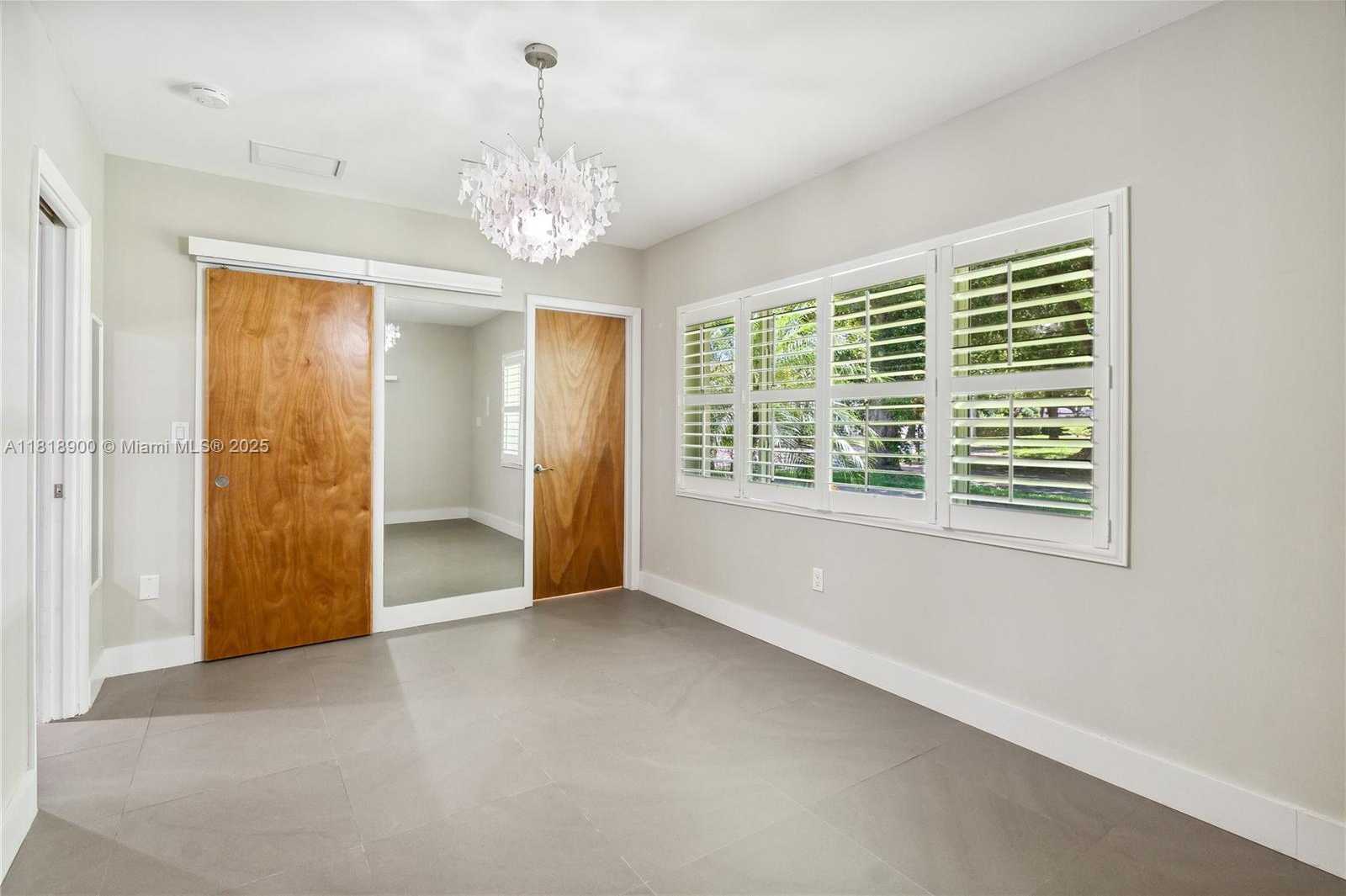 Small Image of 601 TIBIDABO AVE, Coral Gables Number 17