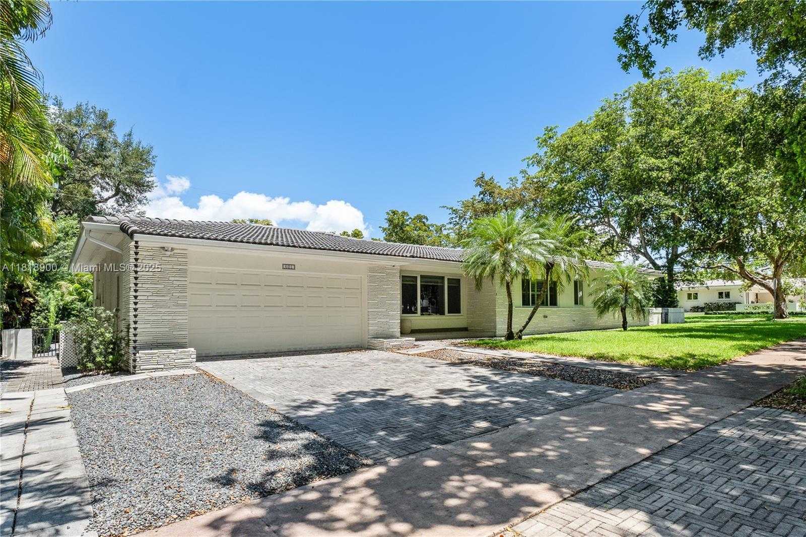 Small Image of 601 TIBIDABO AVE, Coral Gables Number 27