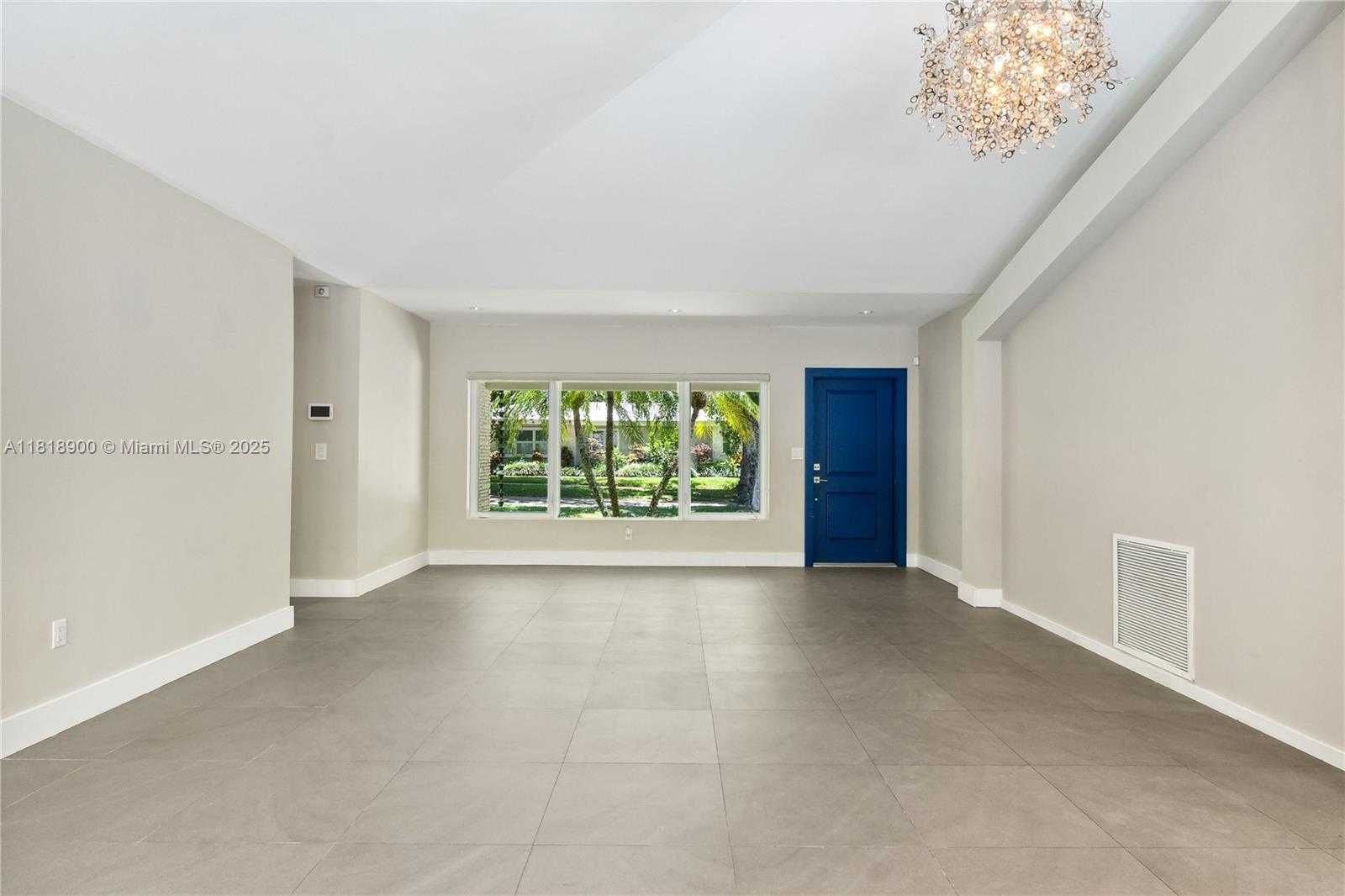 Small Image of 601 TIBIDABO AVE, Coral Gables Number 4