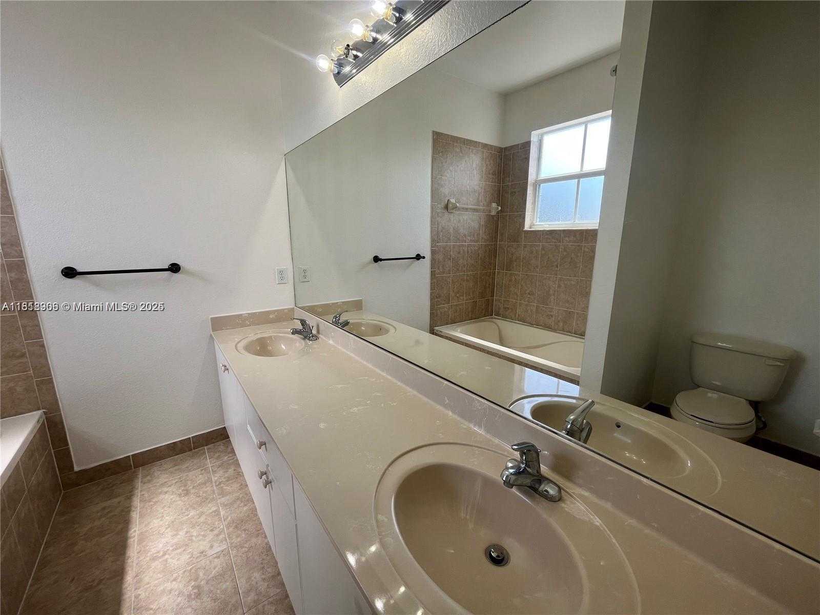 Small Image of 15269 SOUTH WEST 88TH TER #15269, Miami Number 11
