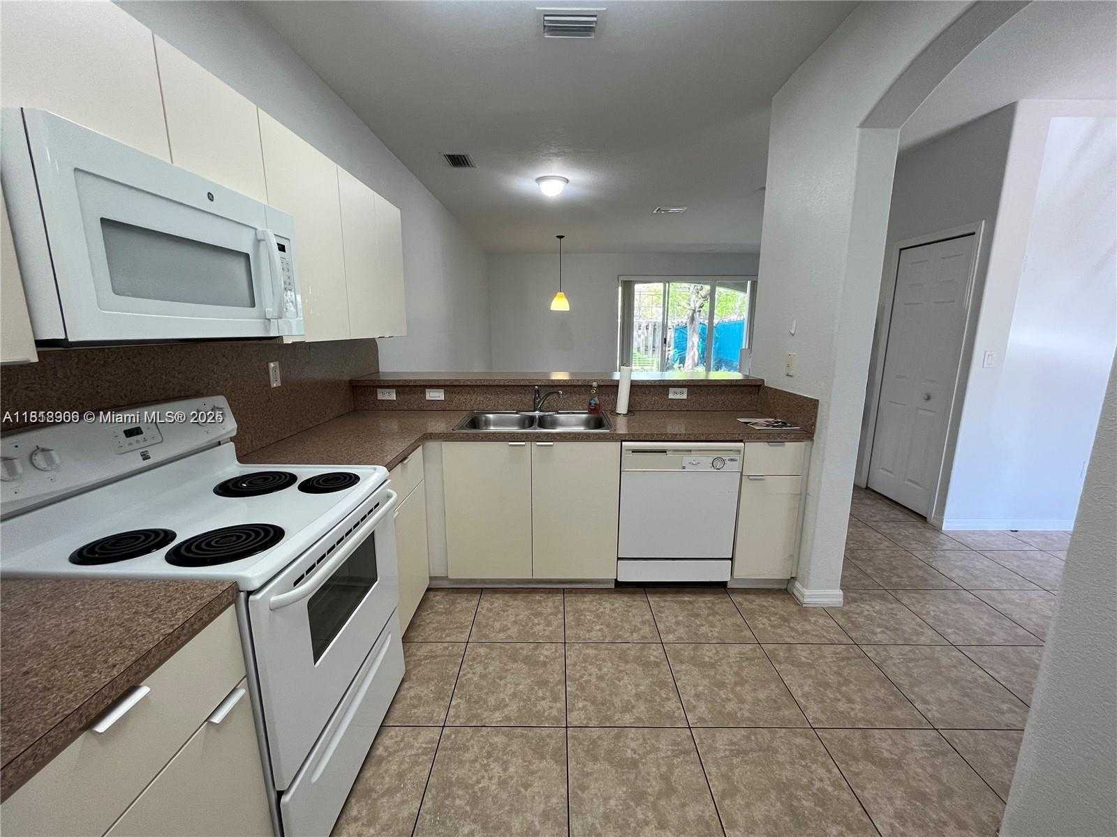 Small Image of 15269 SOUTH WEST 88TH TER #15269, Miami Number 2