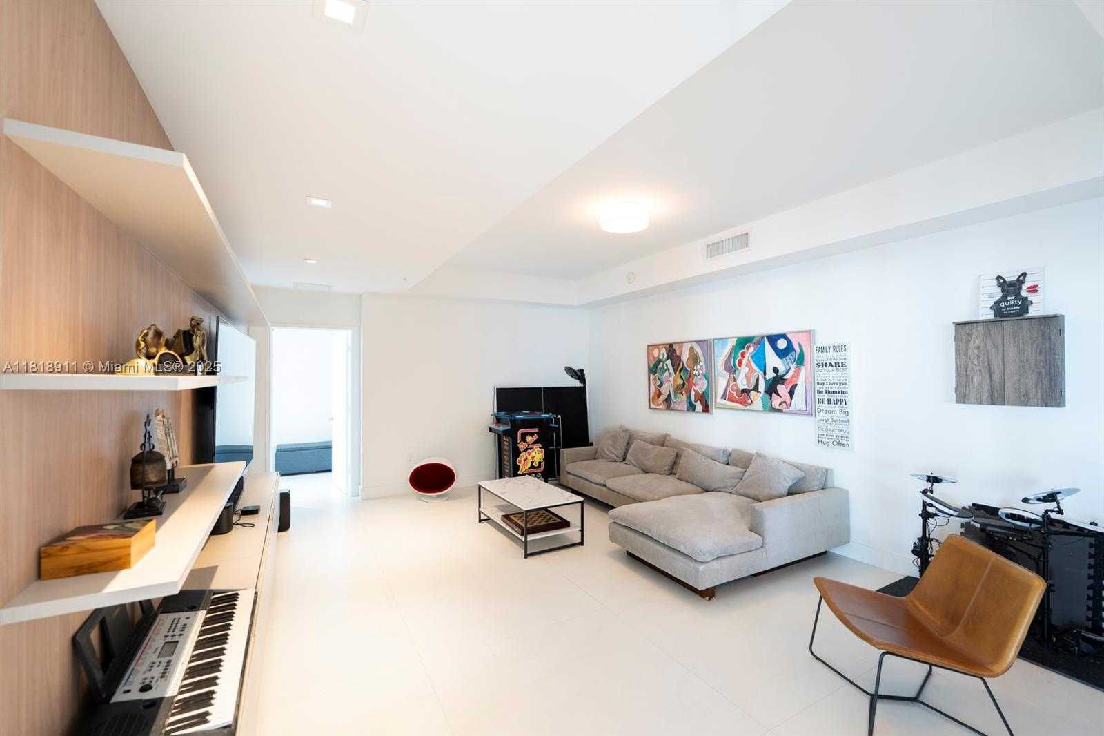 Small Image of 330 SUNNY ISLES BLVD #5-UPH03, Sunny Isles Beach Number 16