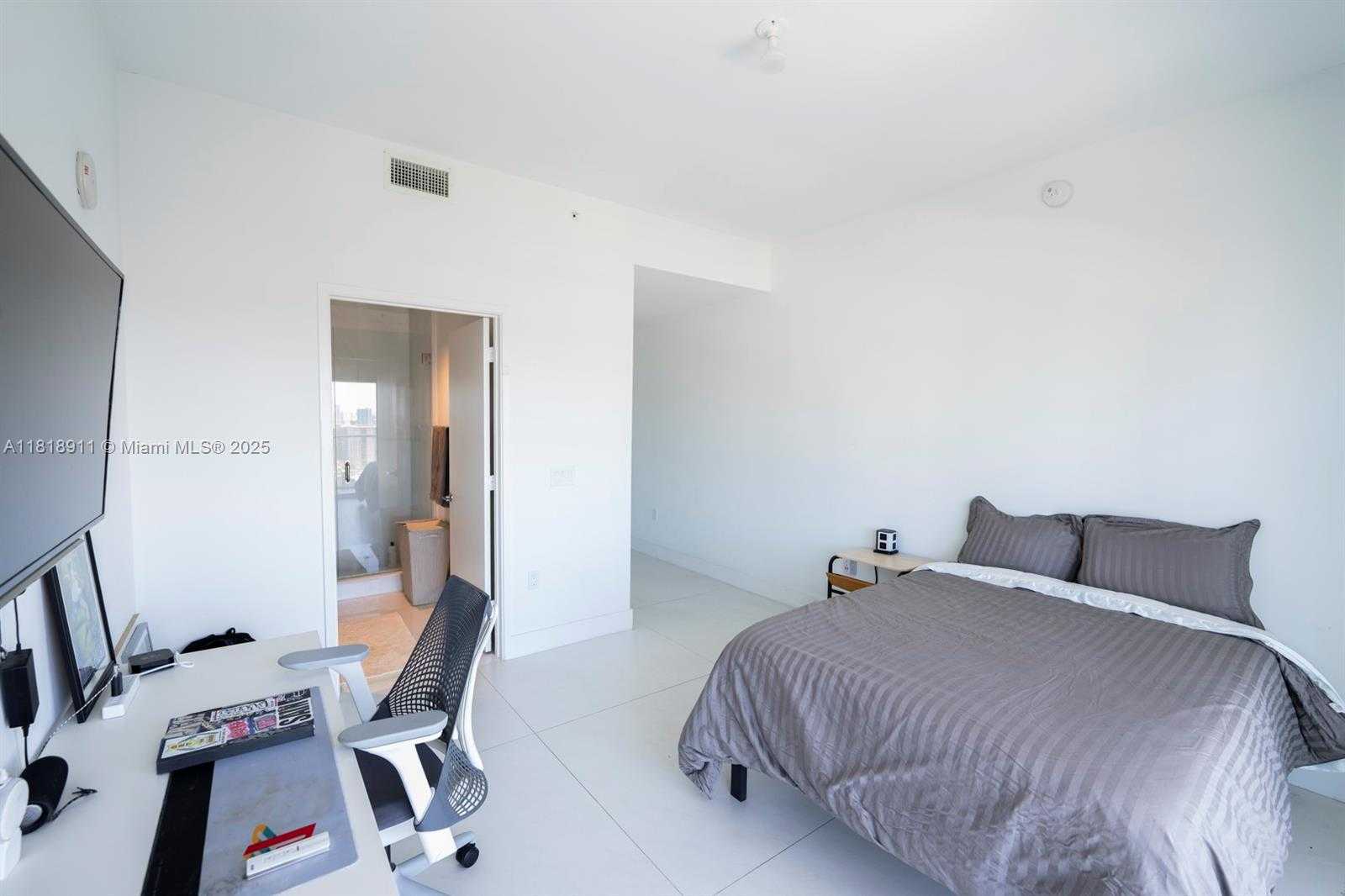Small Image of 330 SUNNY ISLES BLVD #5-UPH03, Sunny Isles Beach Number 28