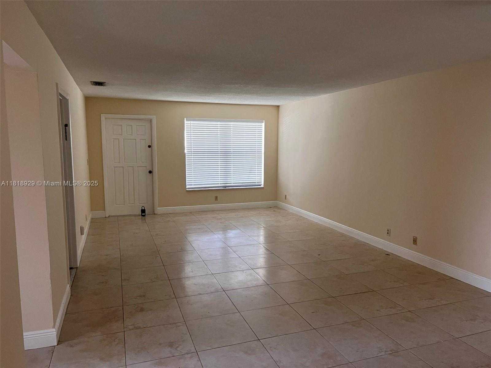 Small Image of 1376 NORTH WEST 93RD TER #1376, Coral Springs Number 3