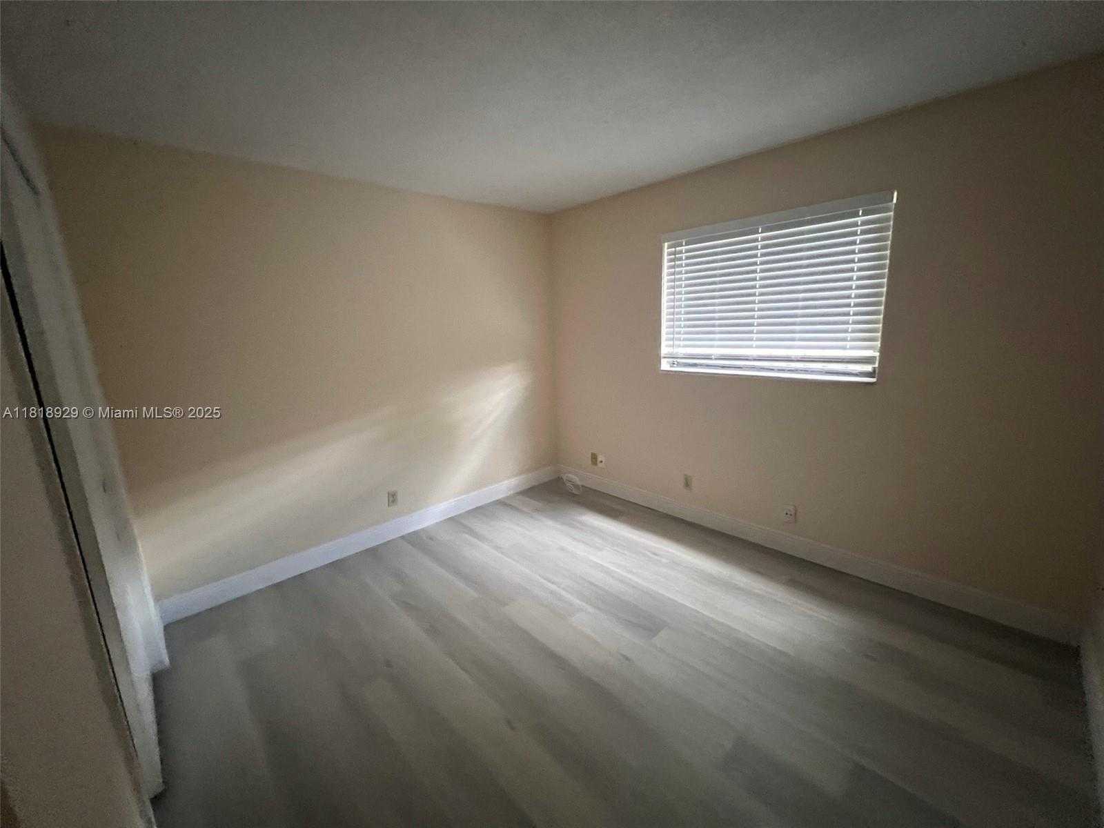 Small Image of 1376 NORTH WEST 93RD TER #1376, Coral Springs Number 4