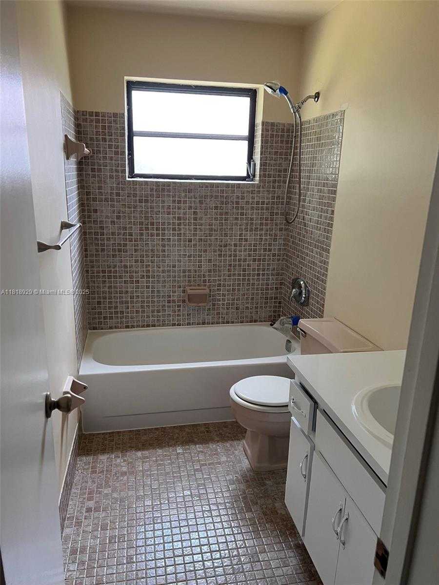 Small Image of 1376 NORTH WEST 93RD TER #1376, Coral Springs Number 5