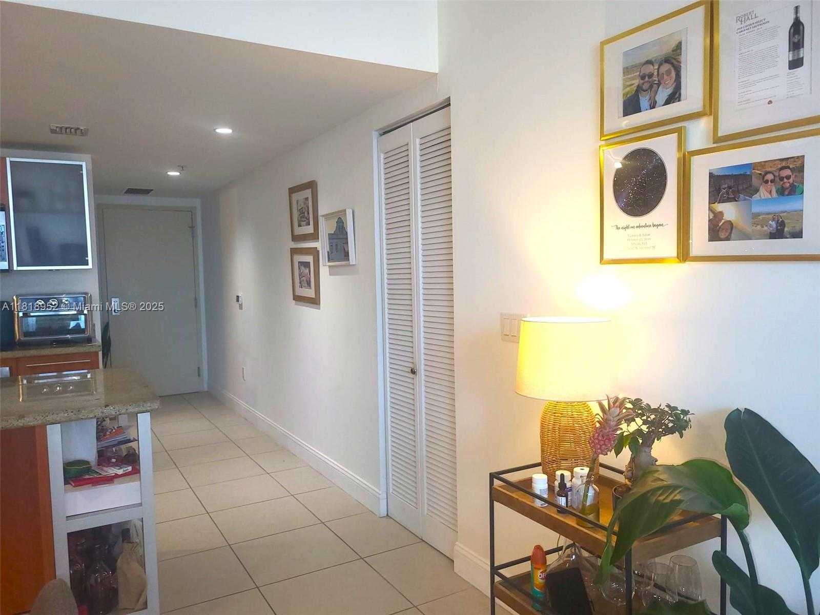Small Image of 185 SOUTH WEST 7TH ST #3705, Miami Number 4