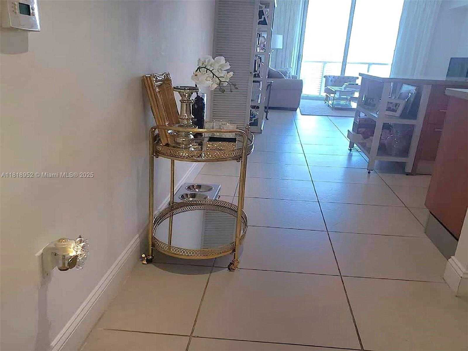 Small Image of 185 SOUTH WEST 7TH ST #3705, Miami Number 8