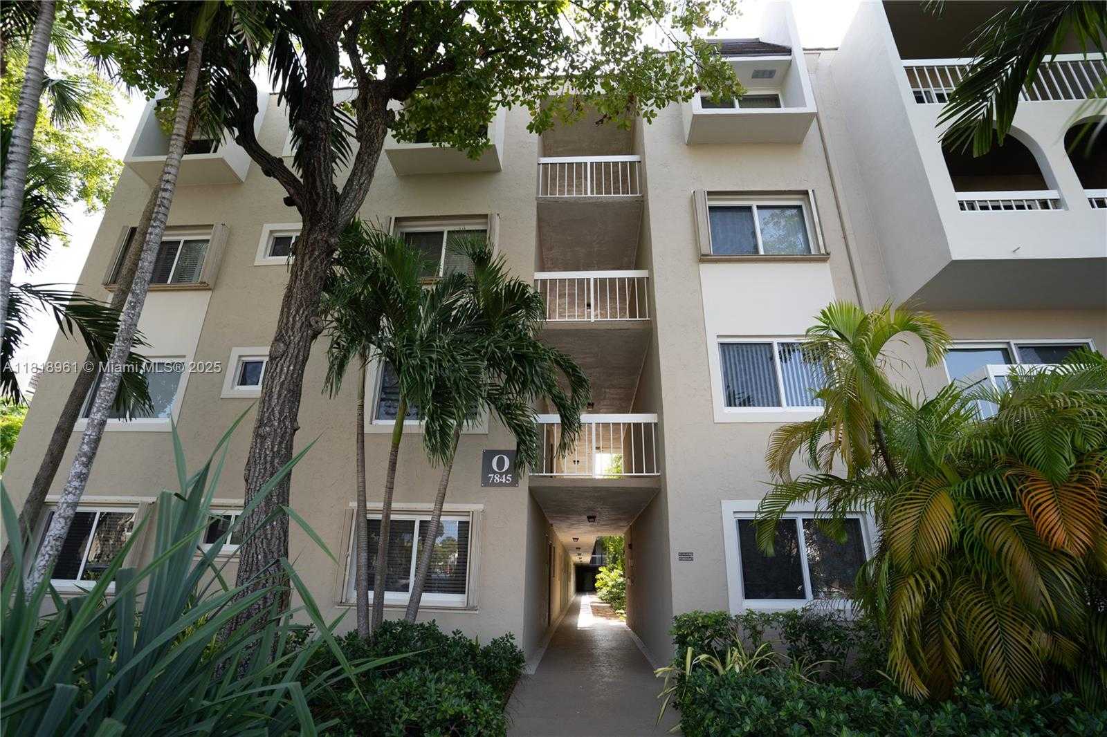 Small Image of 7845 CAMINO REAL #O-410, Miami Number 19