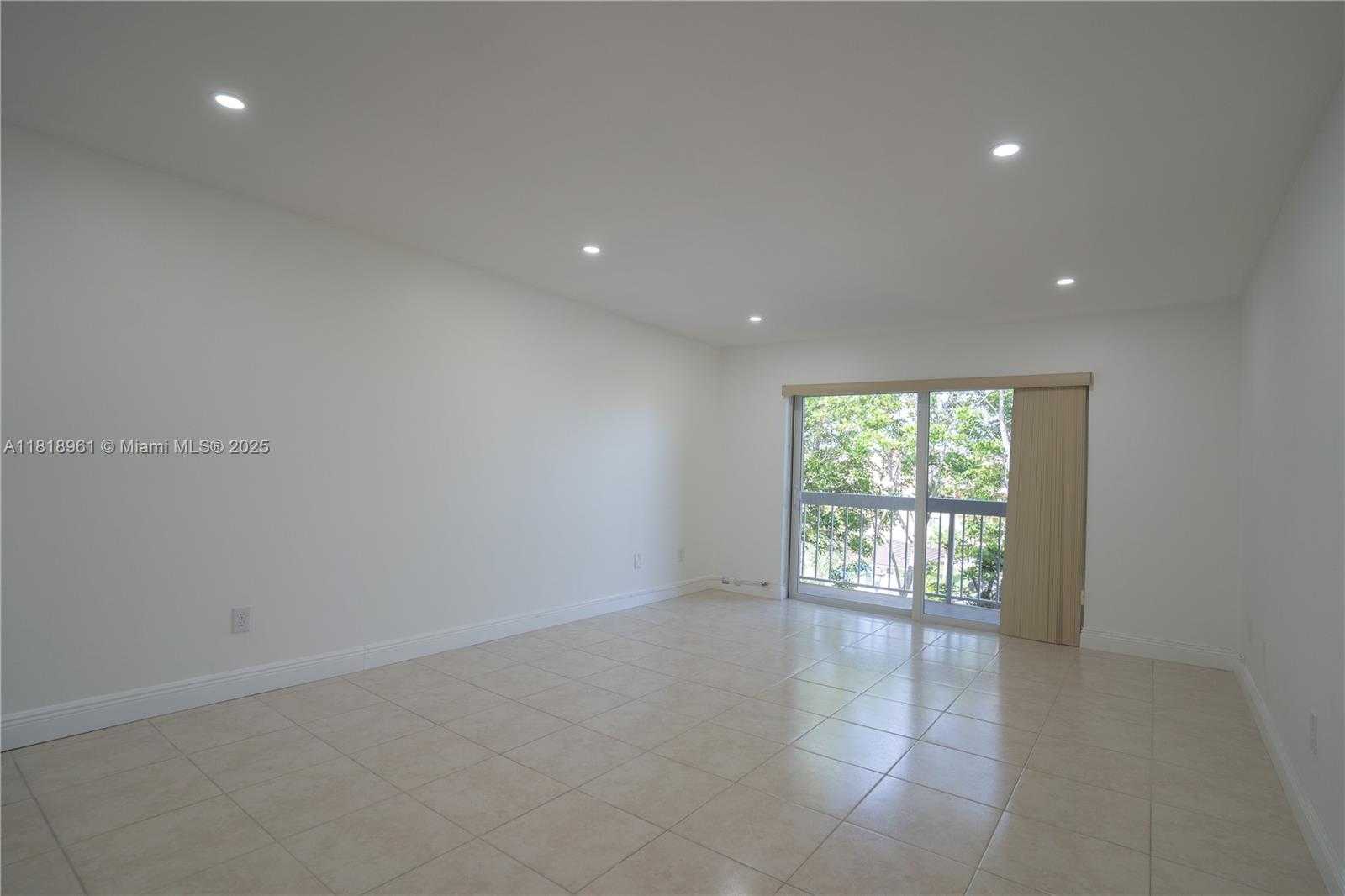Small Image of 7845 CAMINO REAL #O-410, Miami Number 4