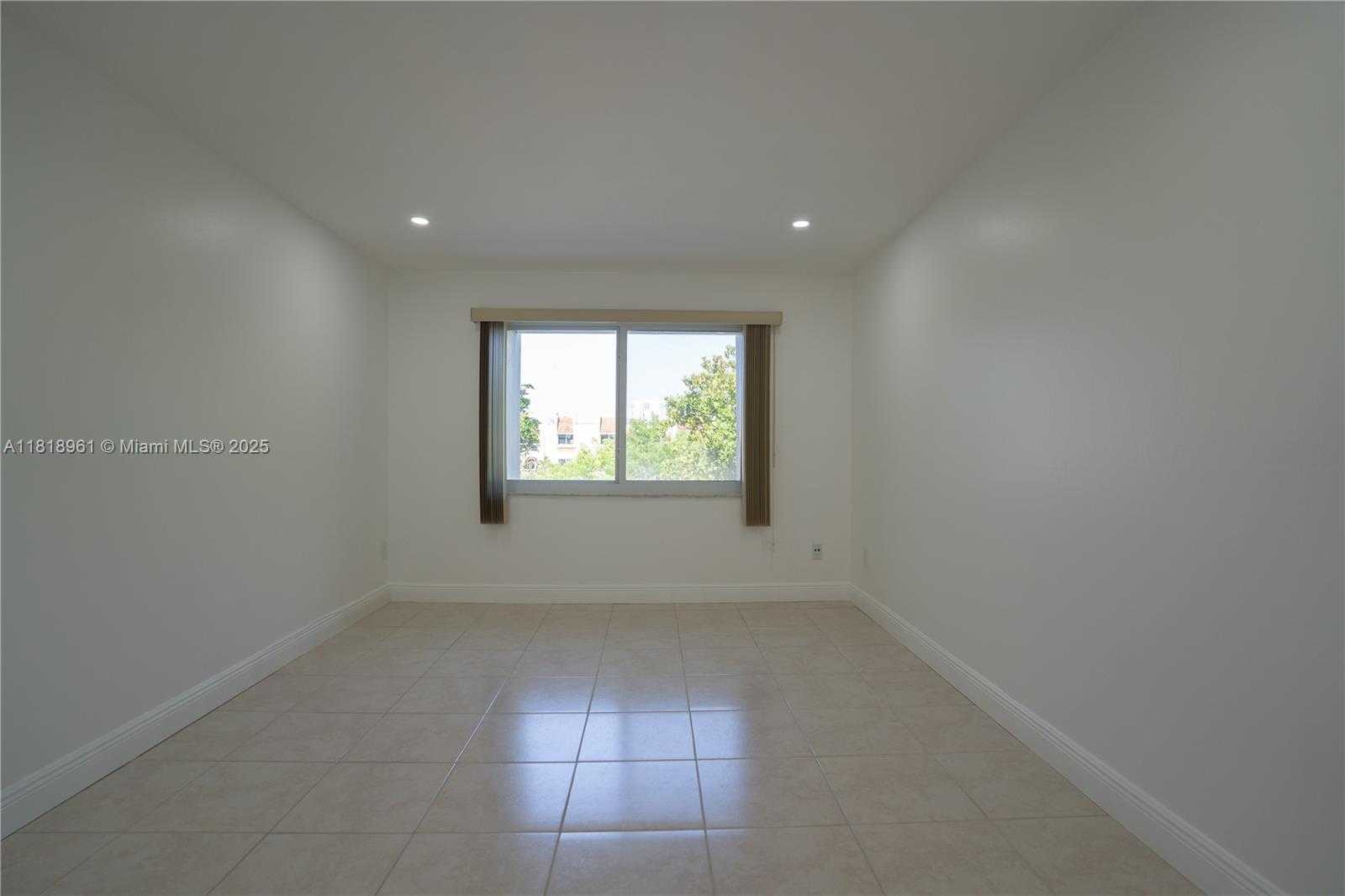Small Image of 7845 CAMINO REAL #O-410, Miami Number 8