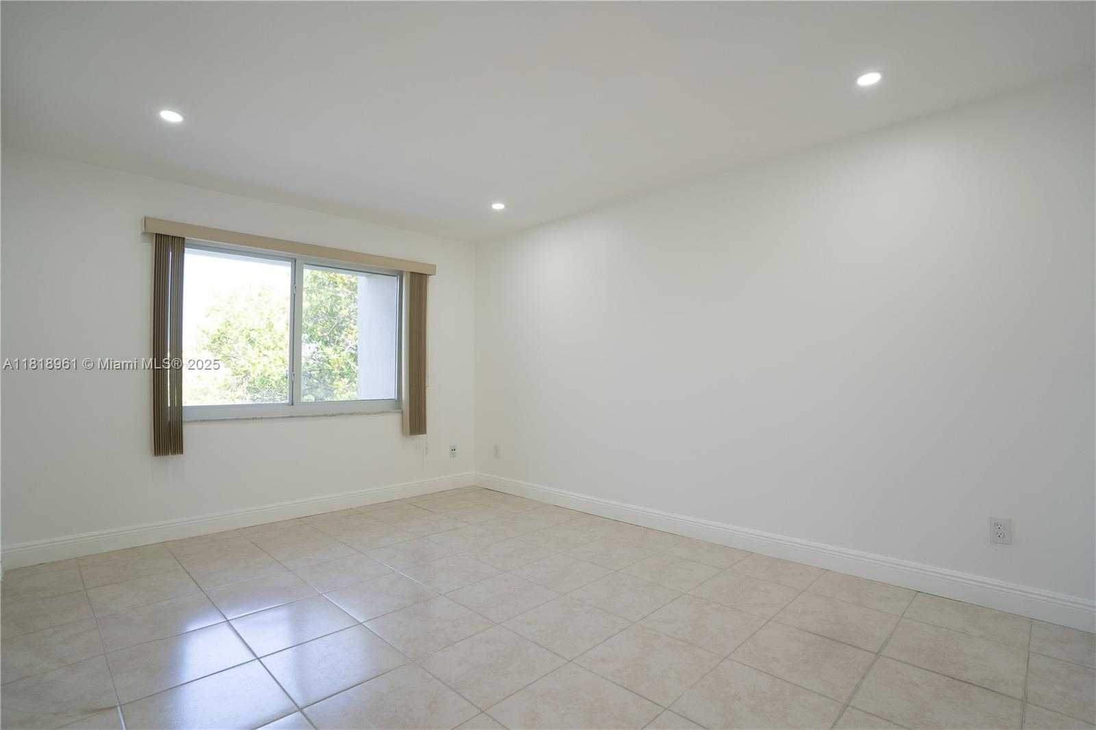 Small Image of 7845 CAMINO REAL #O-410, Miami Number 9