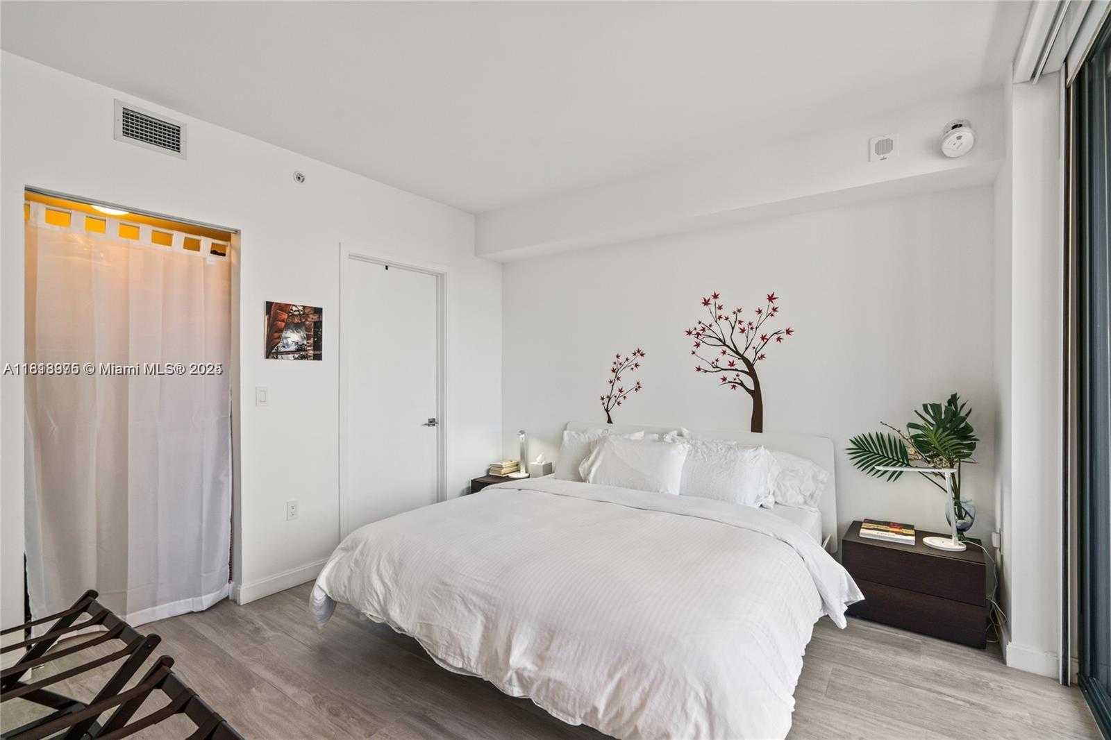Small Image of 55 SOUTH WEST 9TH ST #1801, Miami Number 18
