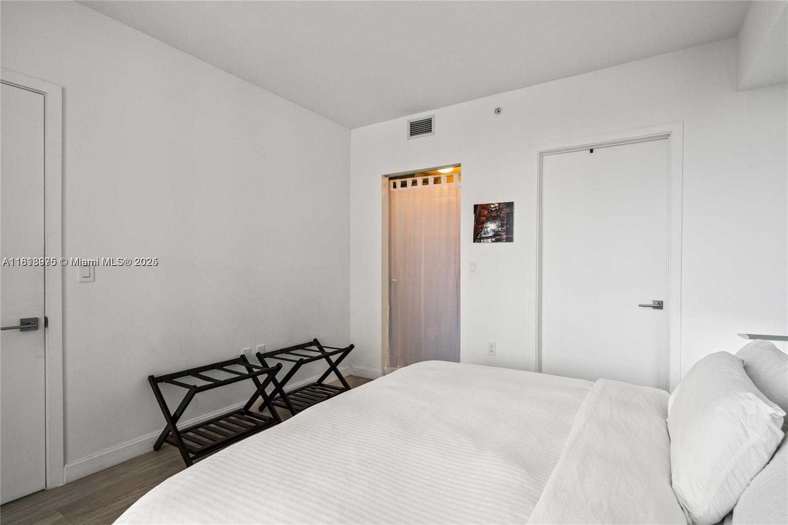 Small Image of 55 SOUTH WEST 9TH ST #1801, Miami Number 20