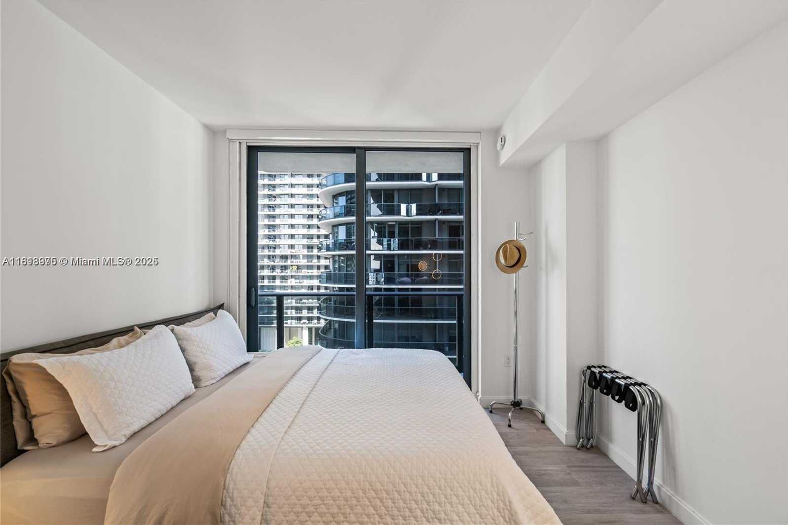 Small Image of 55 SOUTH WEST 9TH ST #1801, Miami Number 25