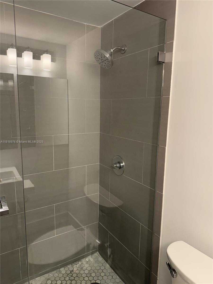 Small Image of 1000 WEST AVE #506, Miami Beach Number 9