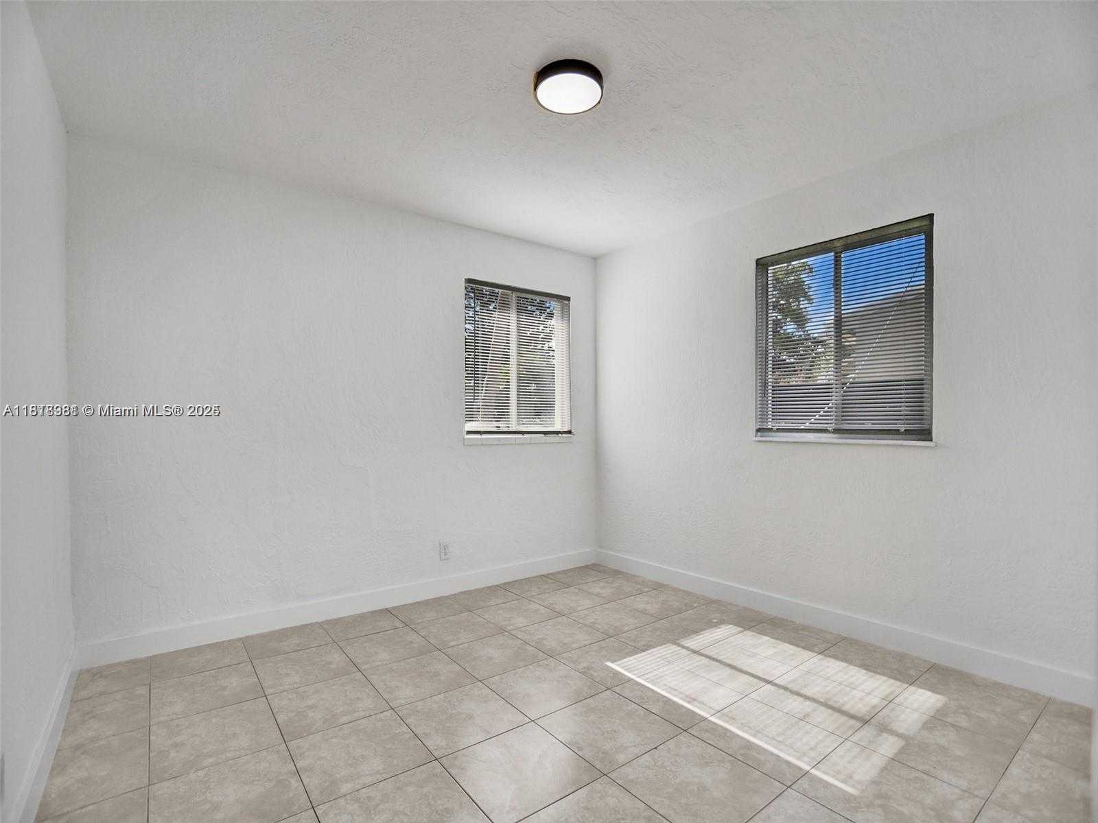 Small Image of 708 NORTH 20TH #1-2, Hollywood Number 15