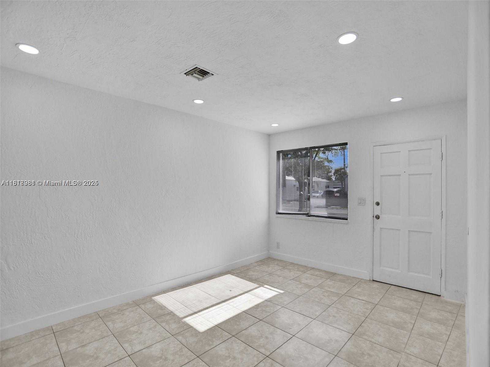 Small Image of 708 NORTH 20TH #1-2, Hollywood Number 16