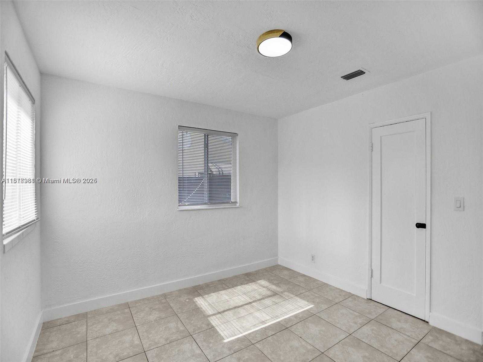 Small Image of 708 NORTH 20TH #1-2, Hollywood Number 18