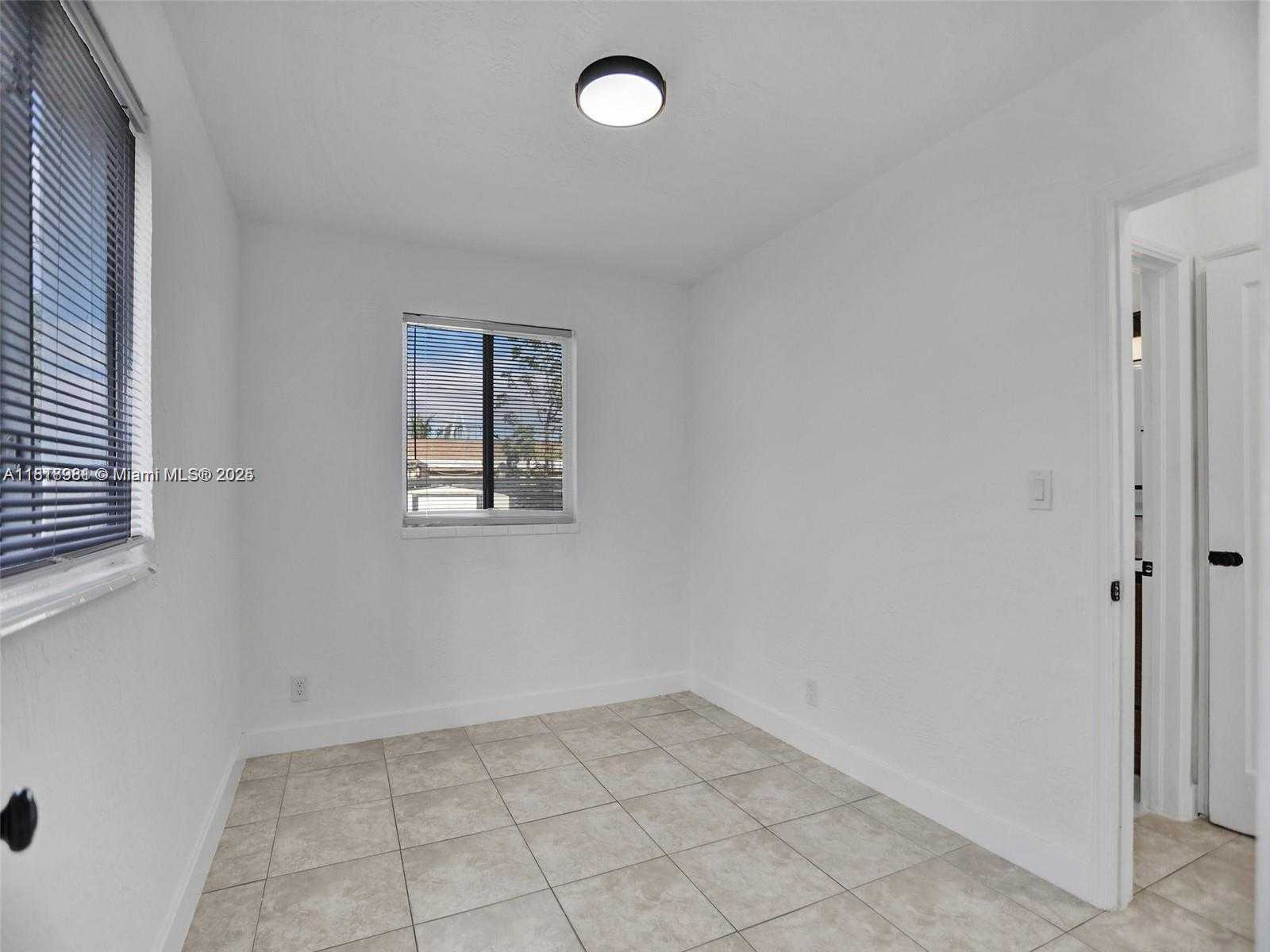 Small Image of 708 NORTH 20TH #1-2, Hollywood Number 23
