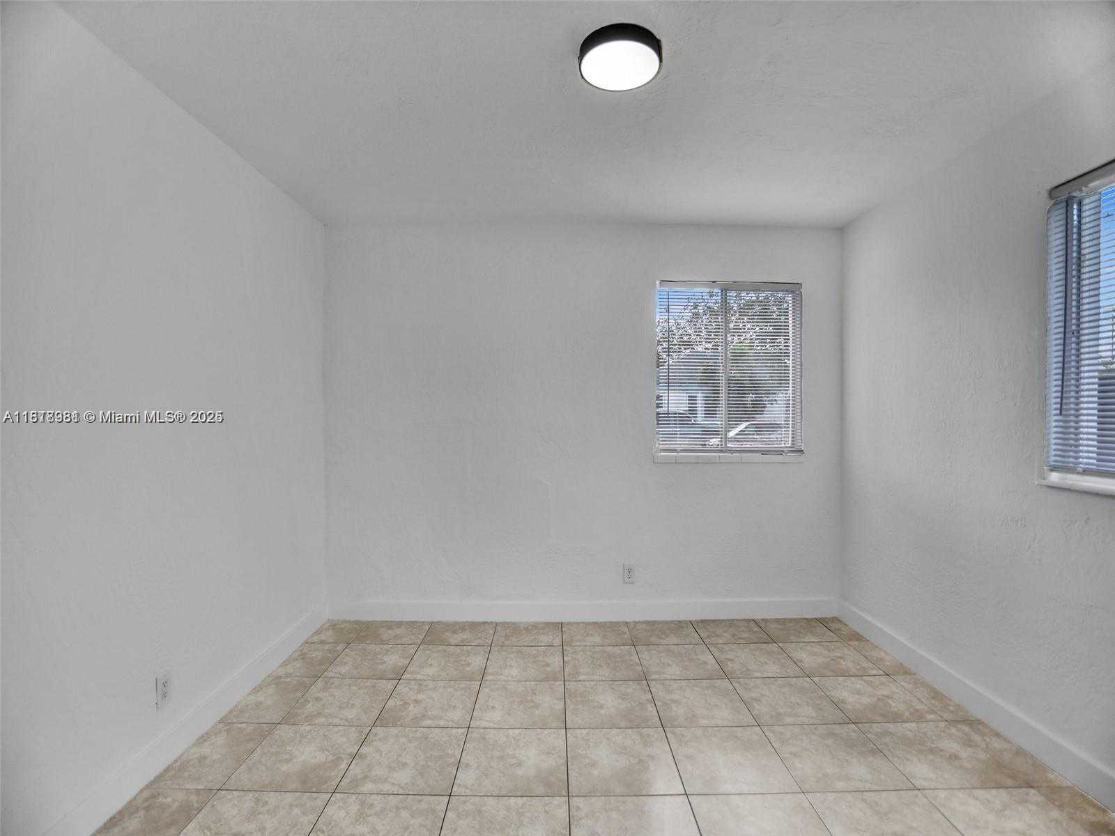 Small Image of 708 NORTH 20TH #1-2, Hollywood Number 24