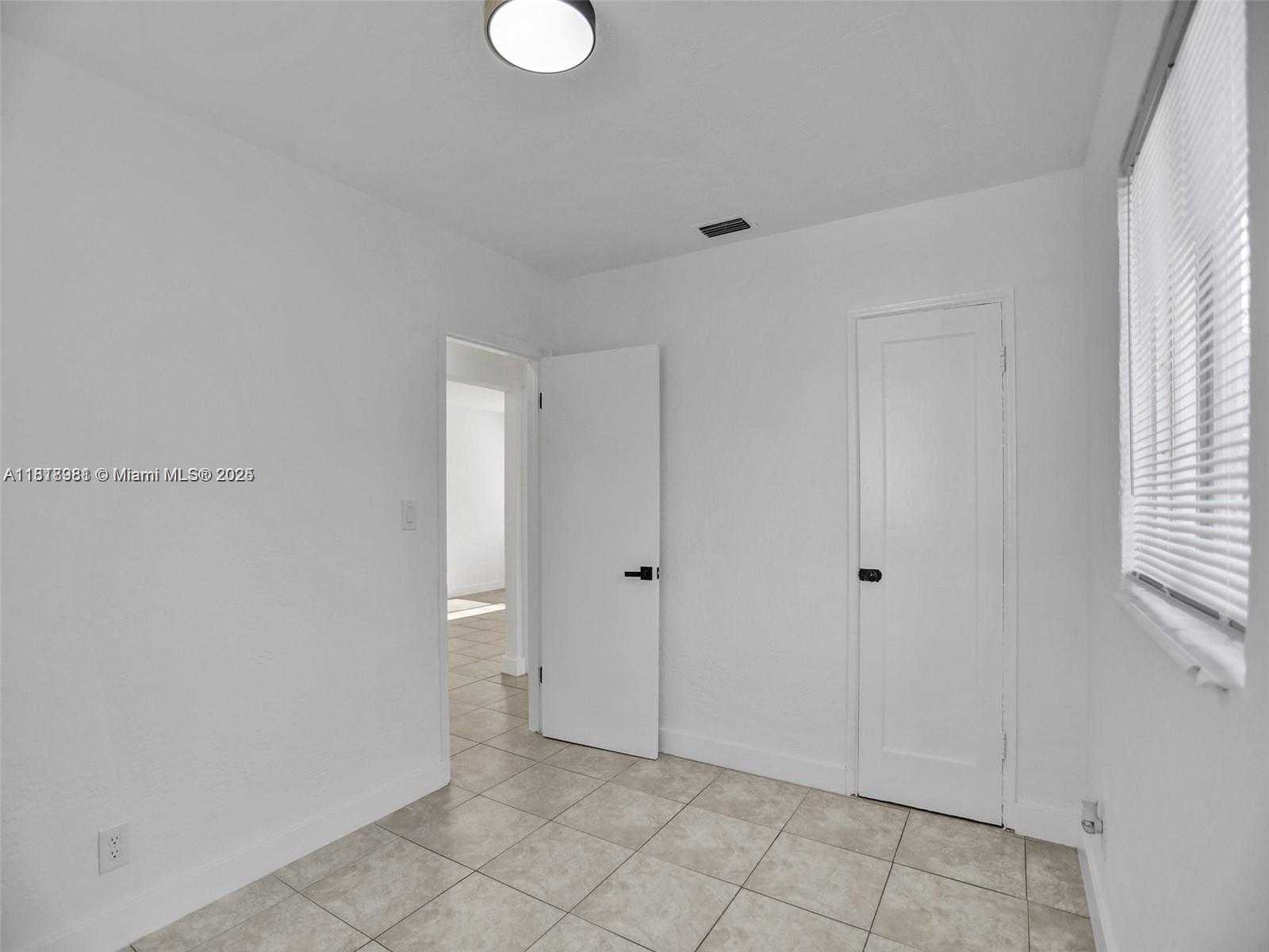 Small Image of 708 NORTH 20TH #1-2, Hollywood Number 25
