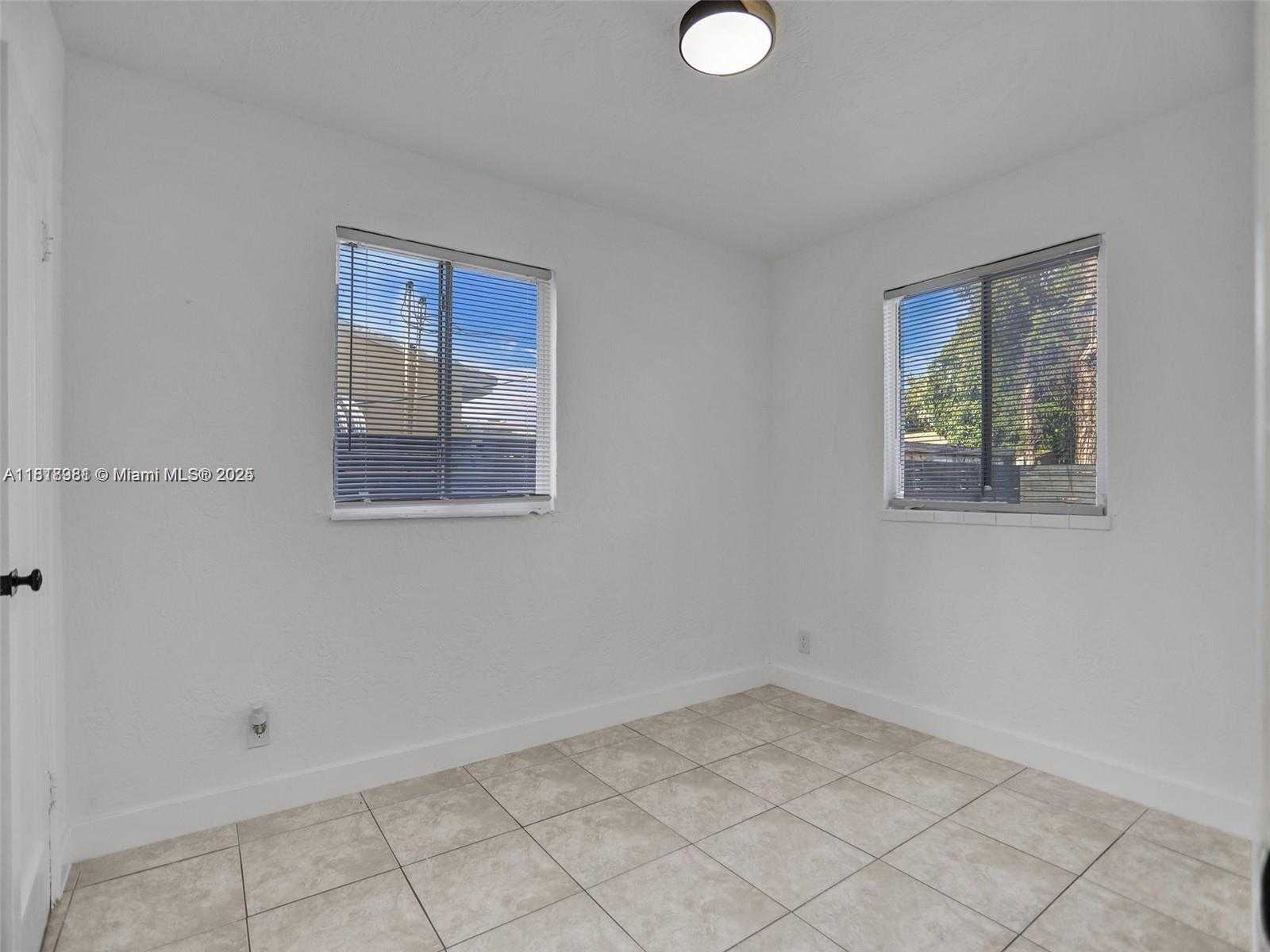 Small Image of 708 NORTH 20TH #1-2, Hollywood Number 29