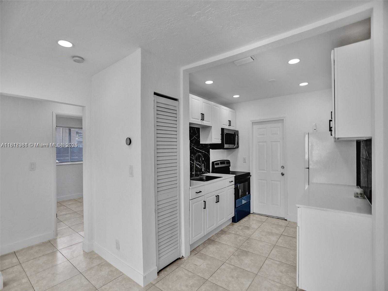 Small Image of 708 NORTH 20TH #1-2, Hollywood Number 3