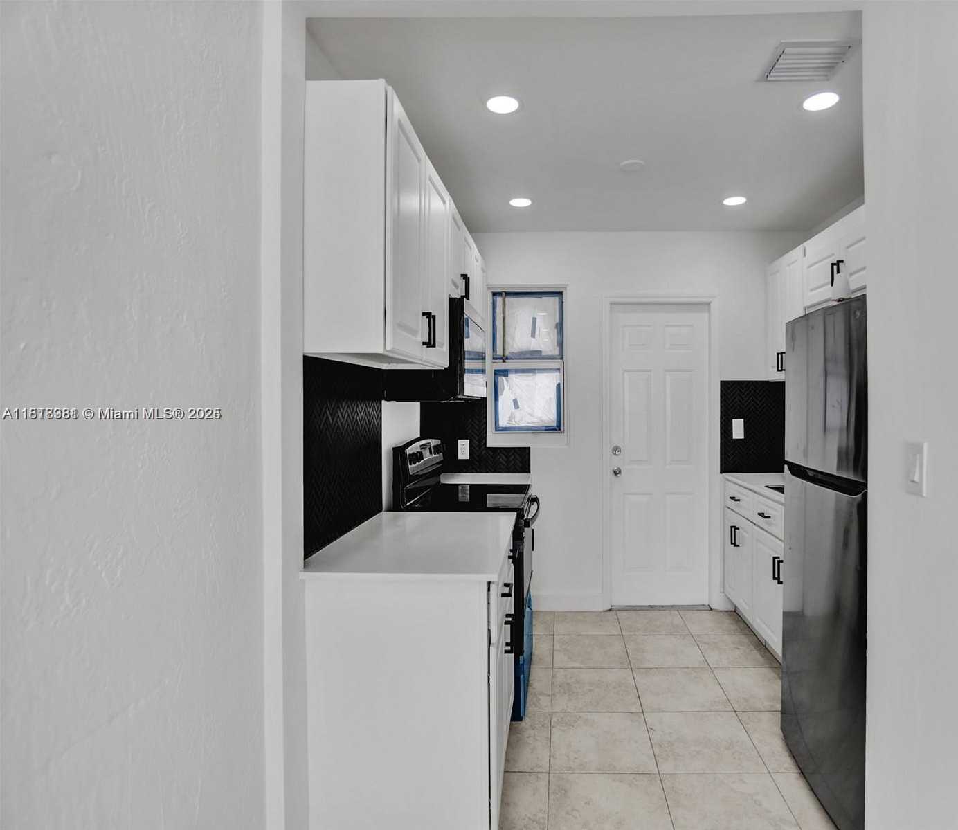 Small Image of 708 NORTH 20TH #1-2, Hollywood Number 31