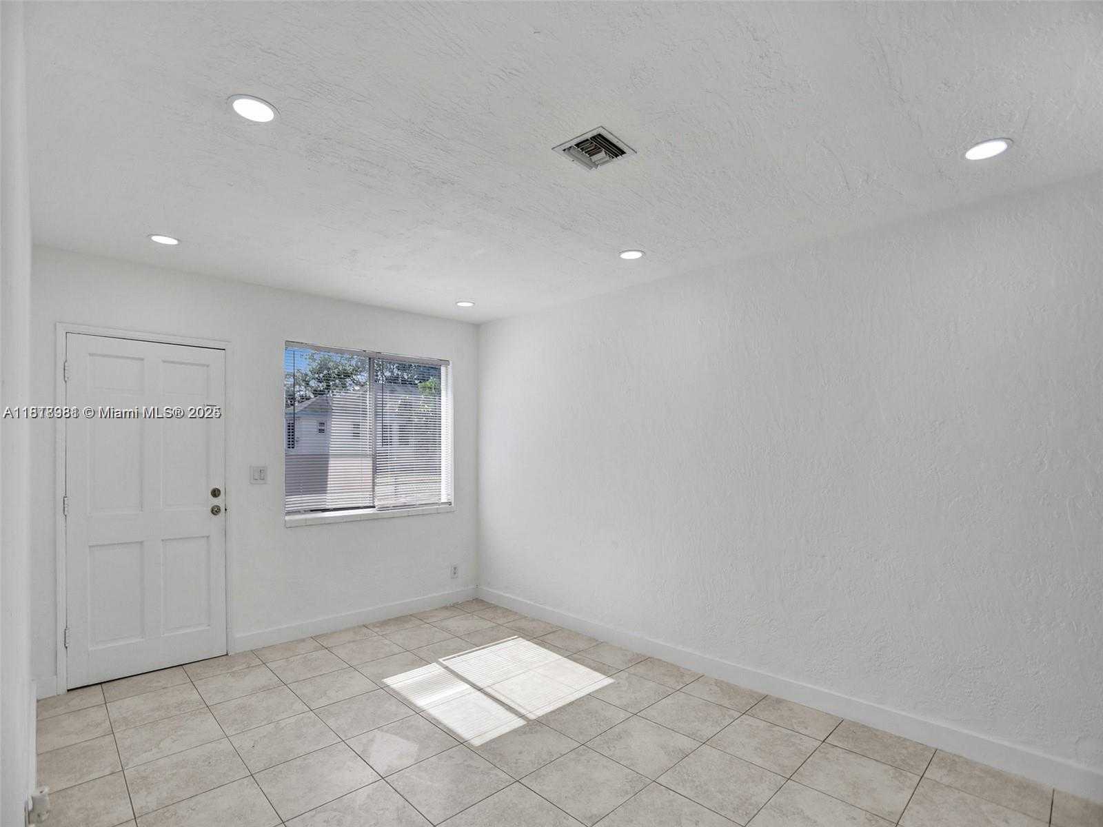 Small Image of 708 NORTH 20TH #1-2, Hollywood Number 32